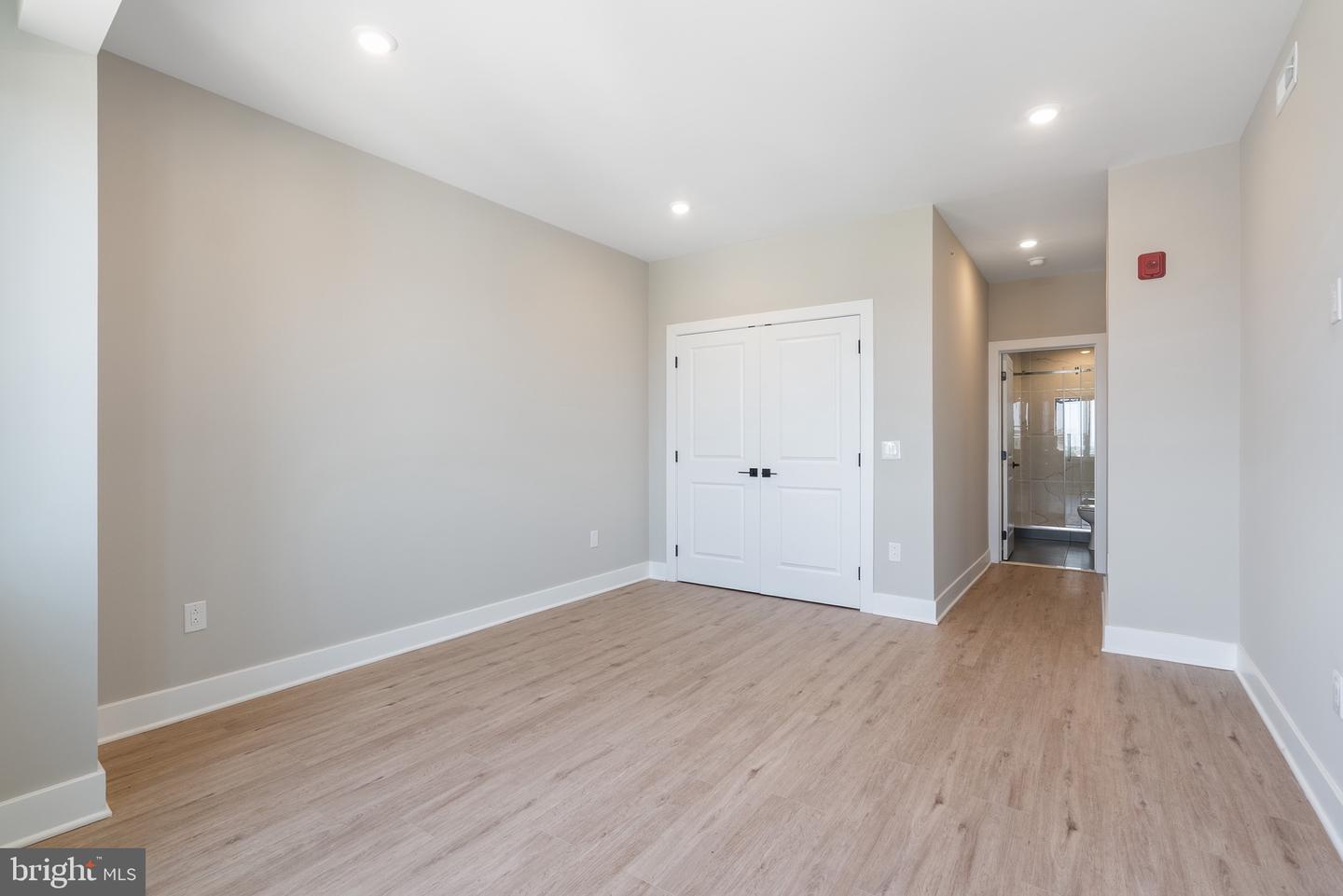 408-10 N FRONT ST #5