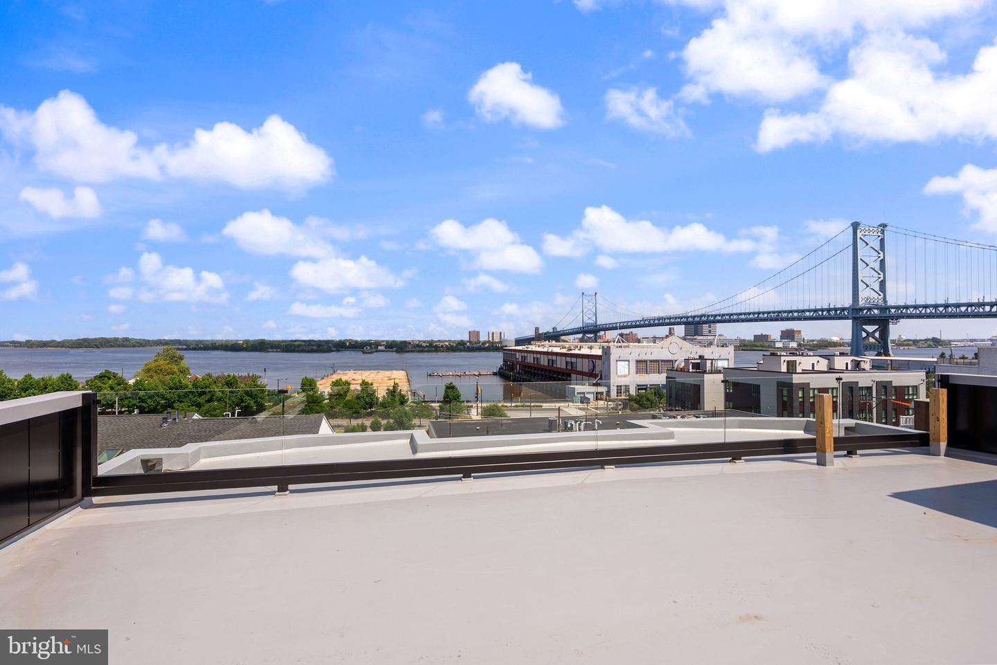 408-10 N FRONT ST #5