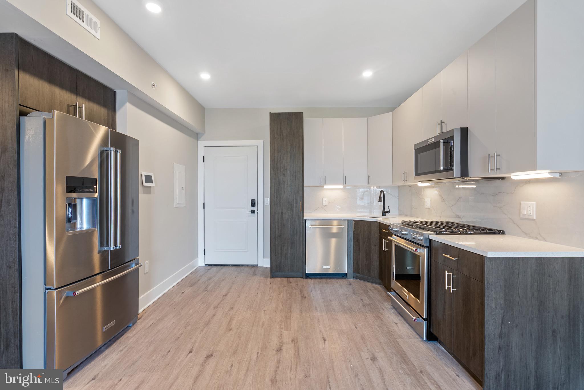408-10 N FRONT ST #5