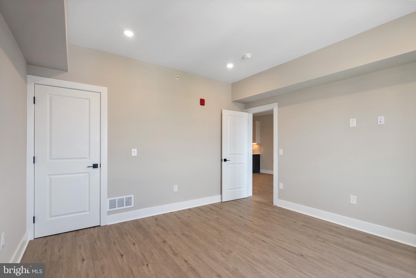 408-10 N FRONT ST #5