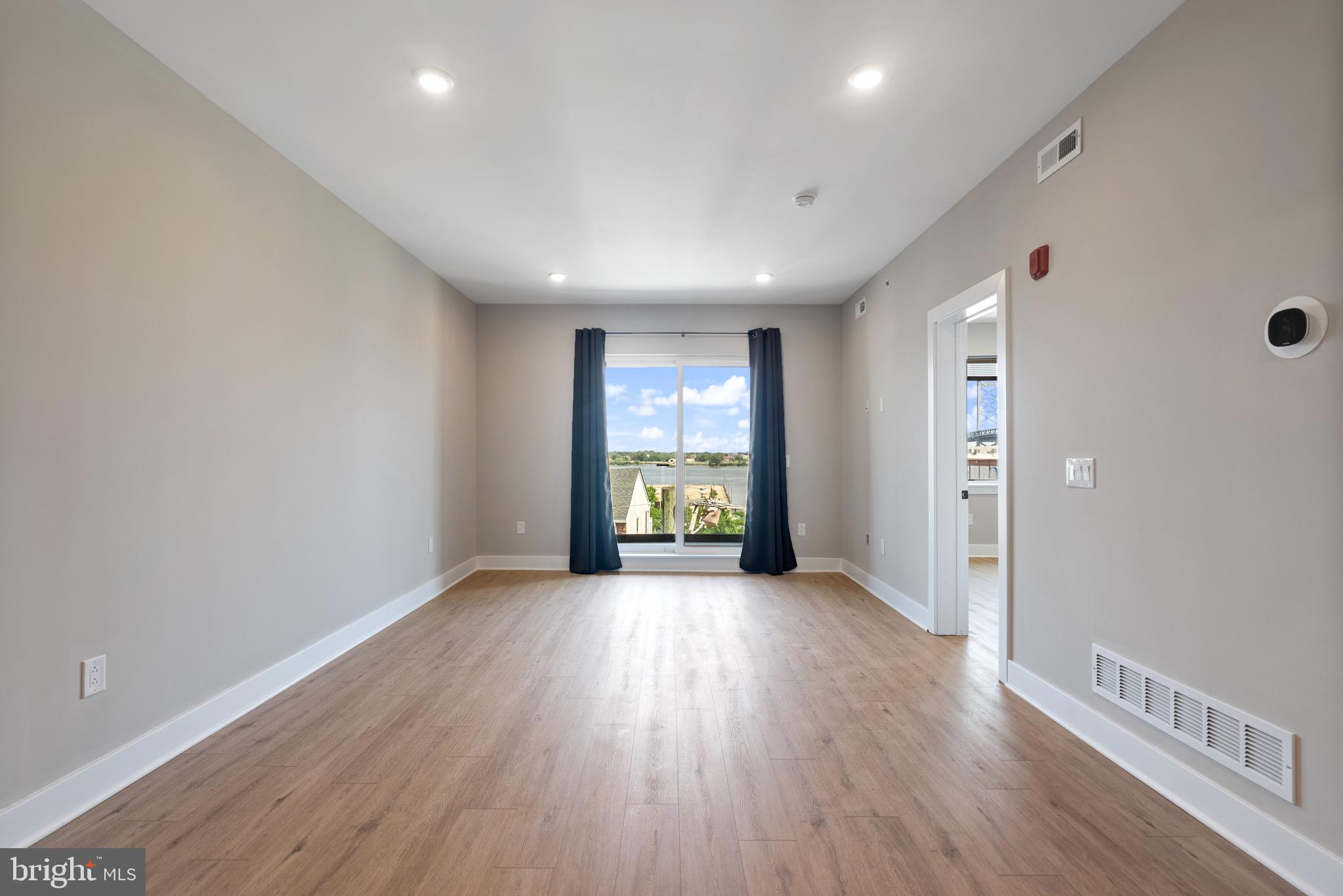 408-10 N FRONT ST #5