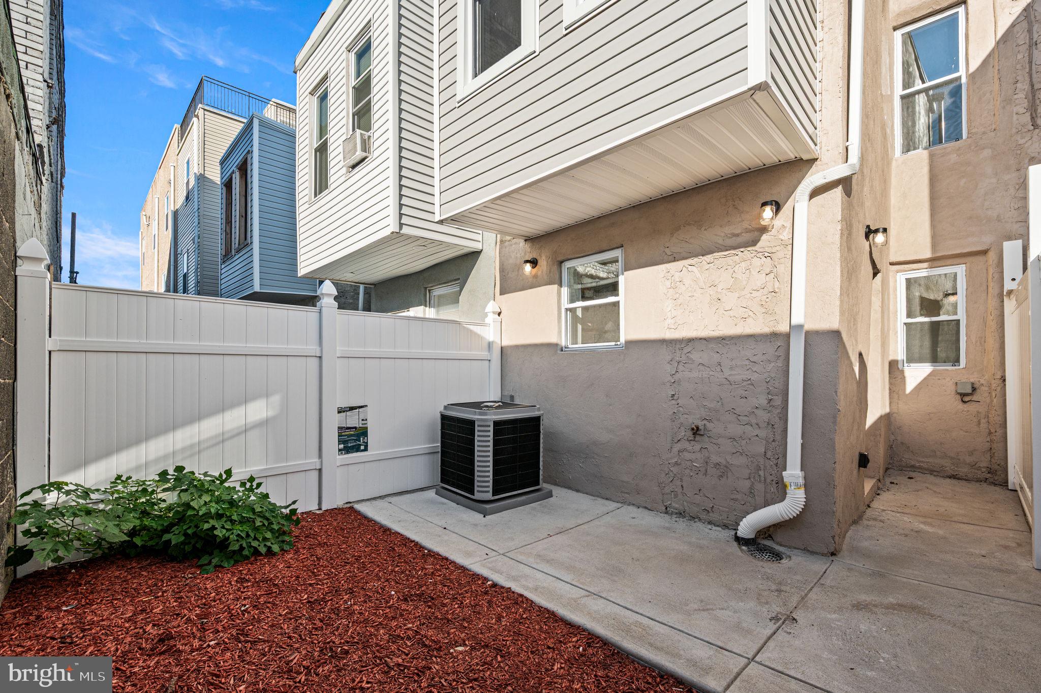 1228 S HARMONY STREET