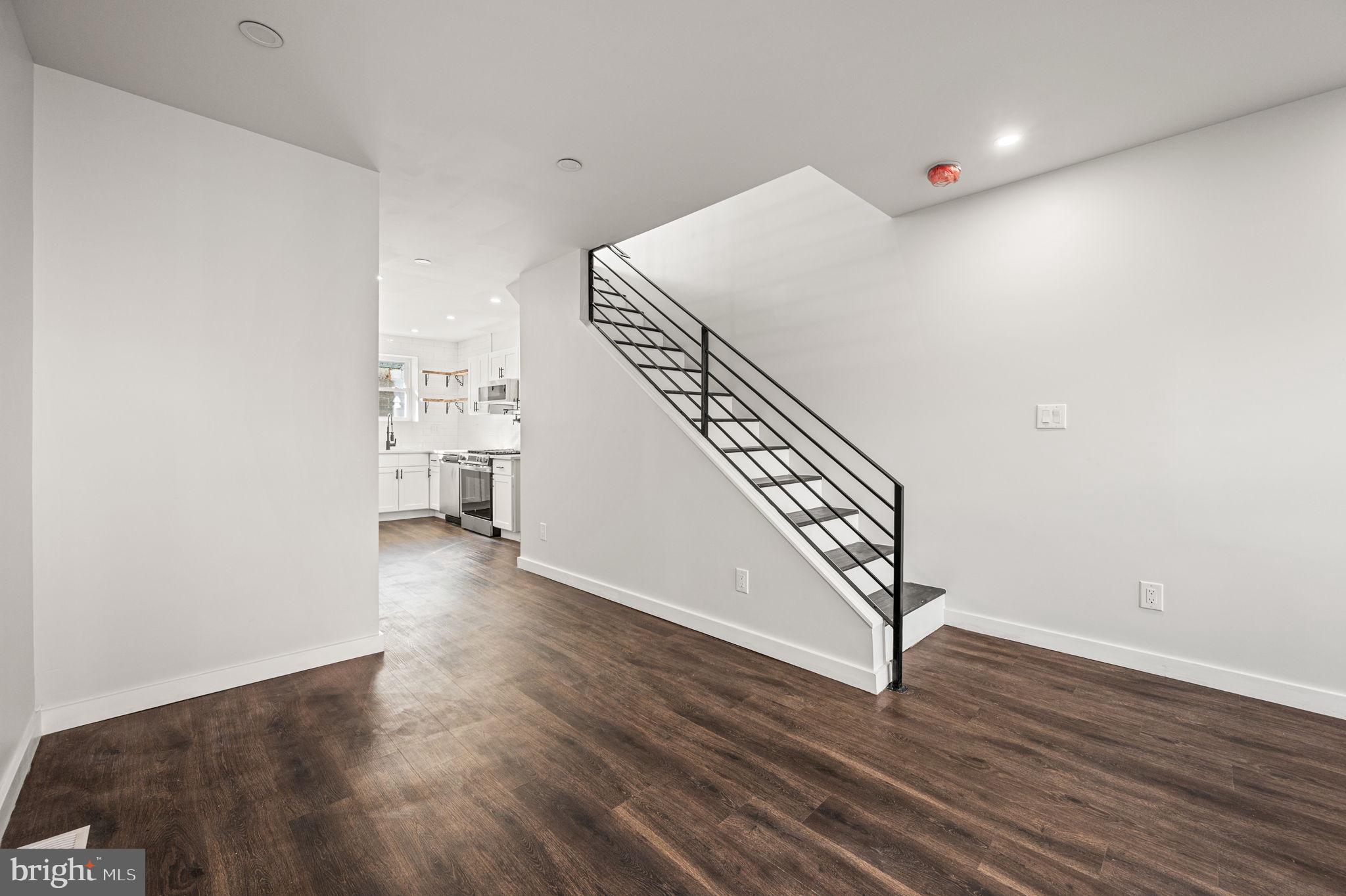 1228 S HARMONY STREET