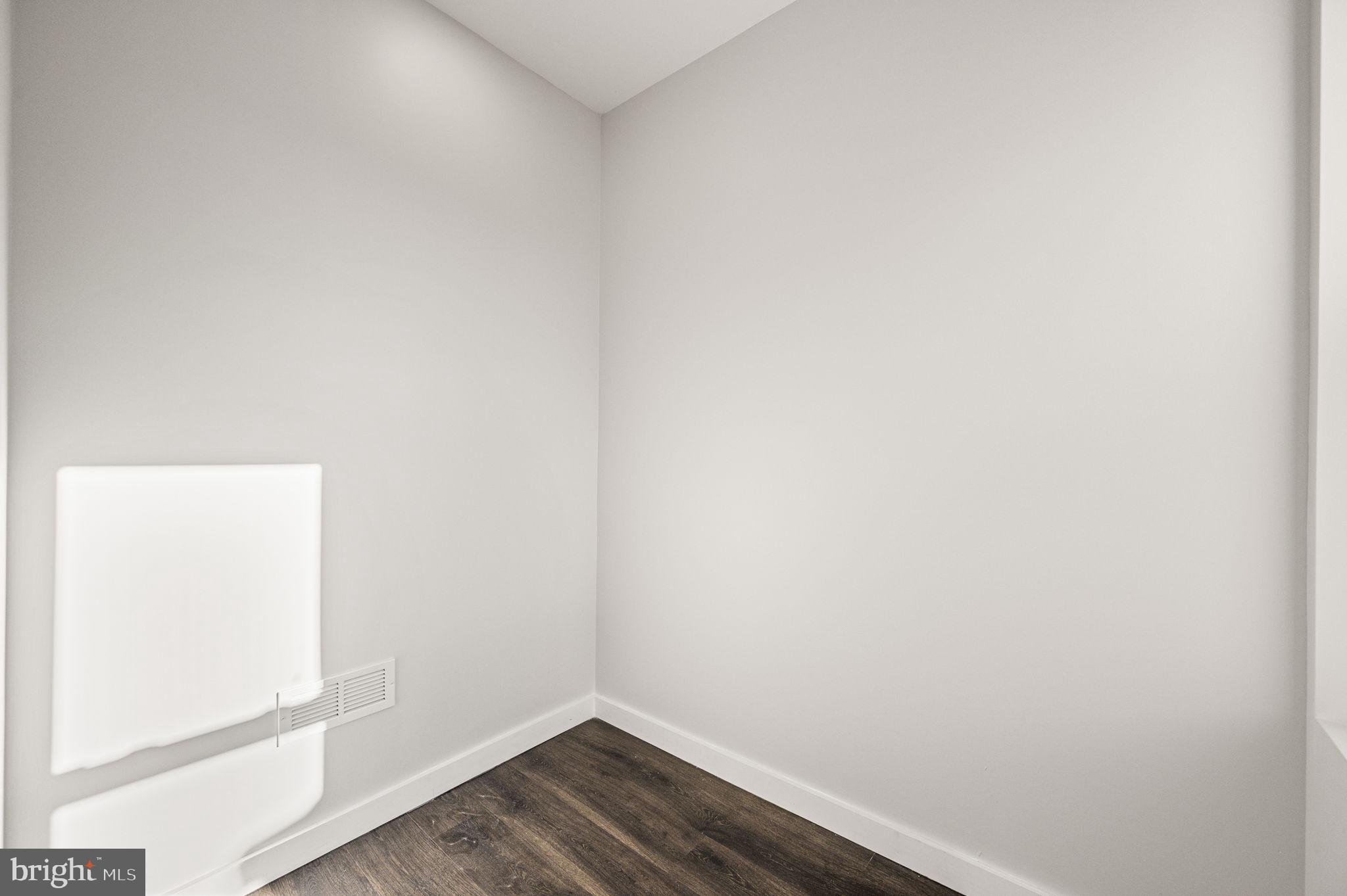 1228 S HARMONY STREET