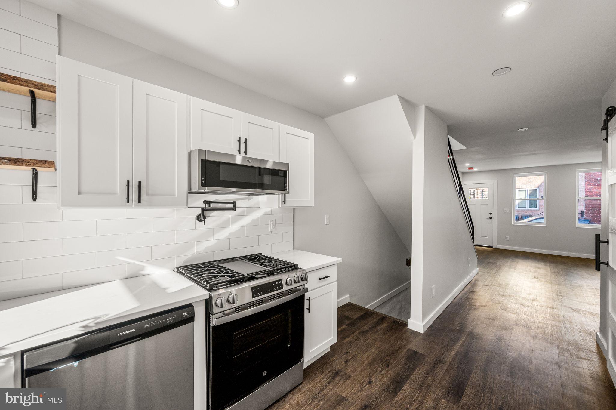 1228 S HARMONY STREET