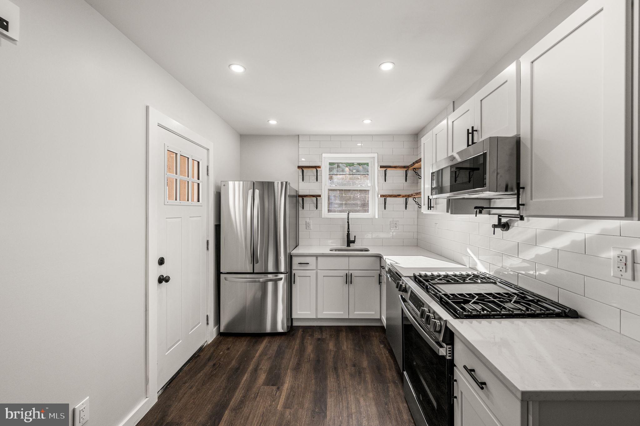 1228 S HARMONY STREET