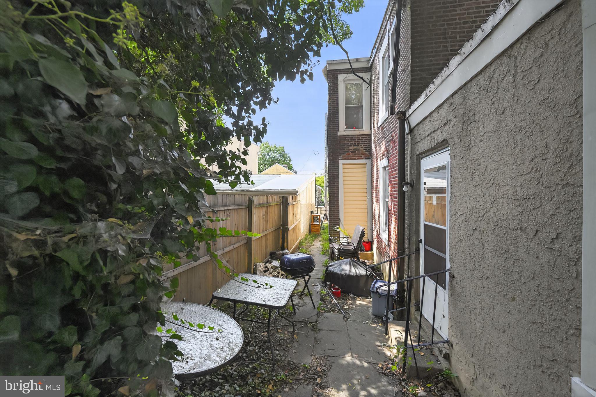 5843 MAGNOLIA STREET