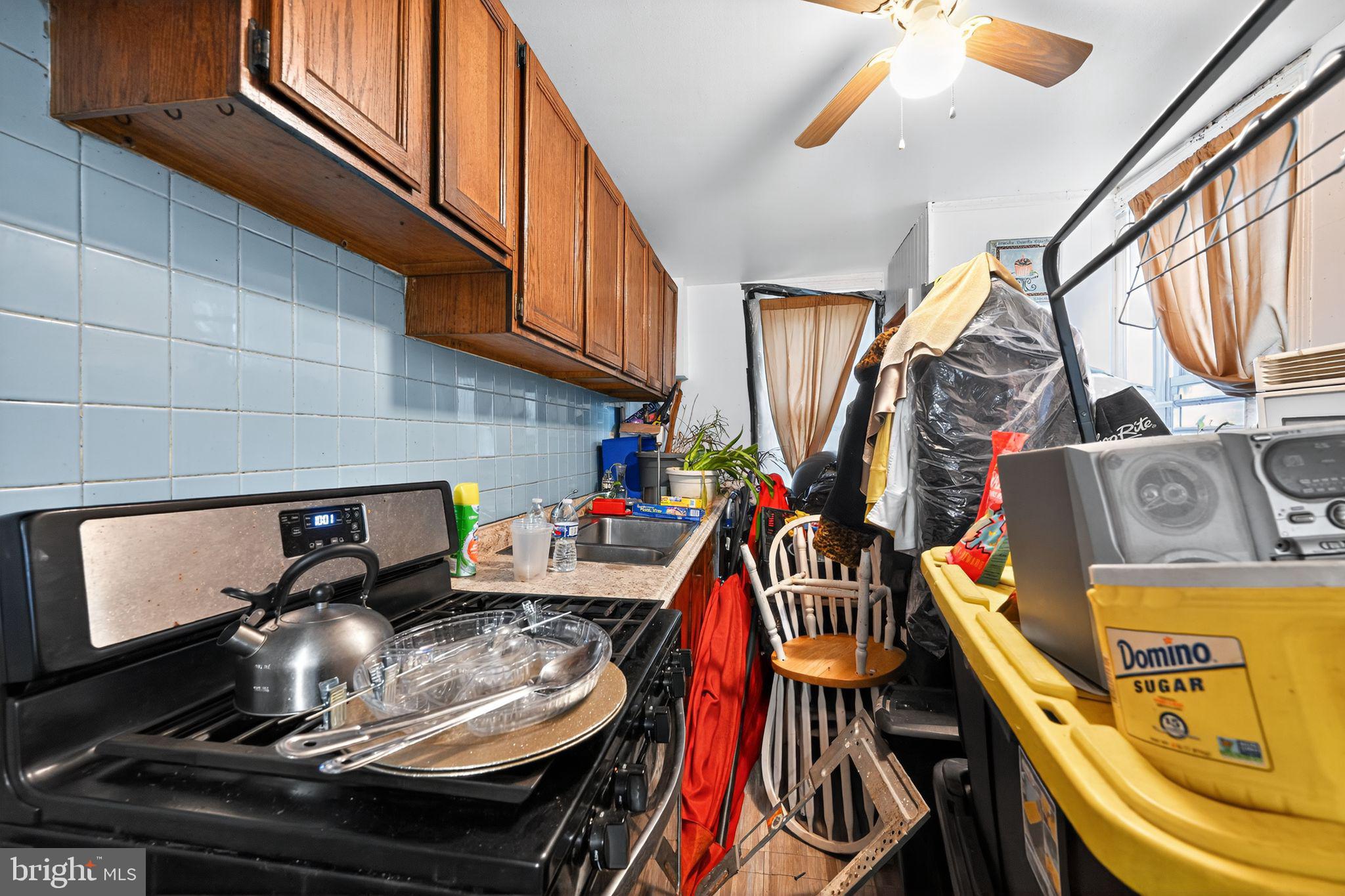 5843 MAGNOLIA STREET