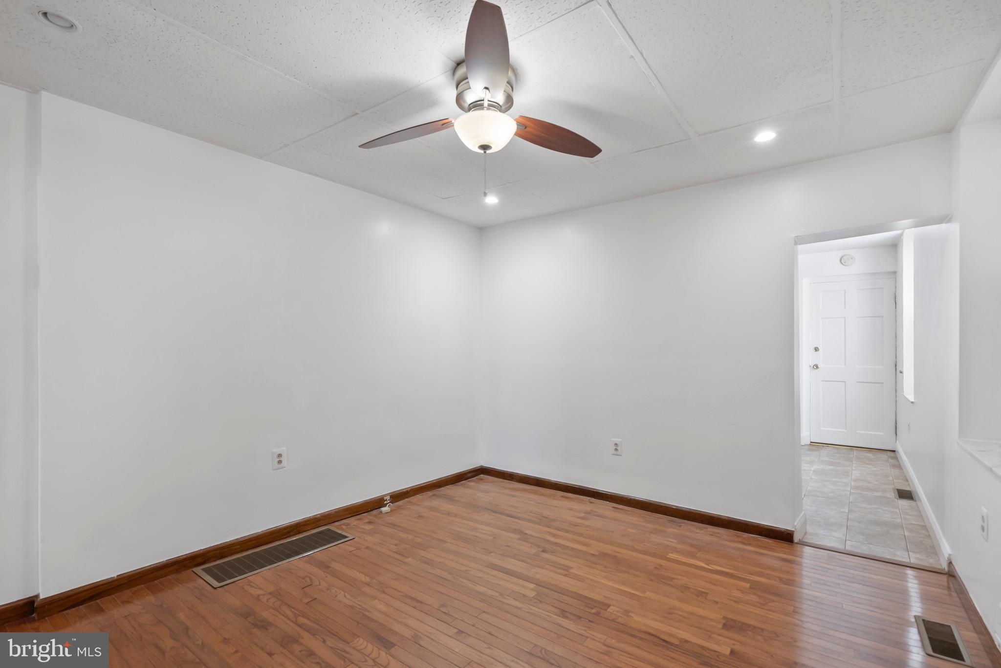 626 CARPENTER STREET 1