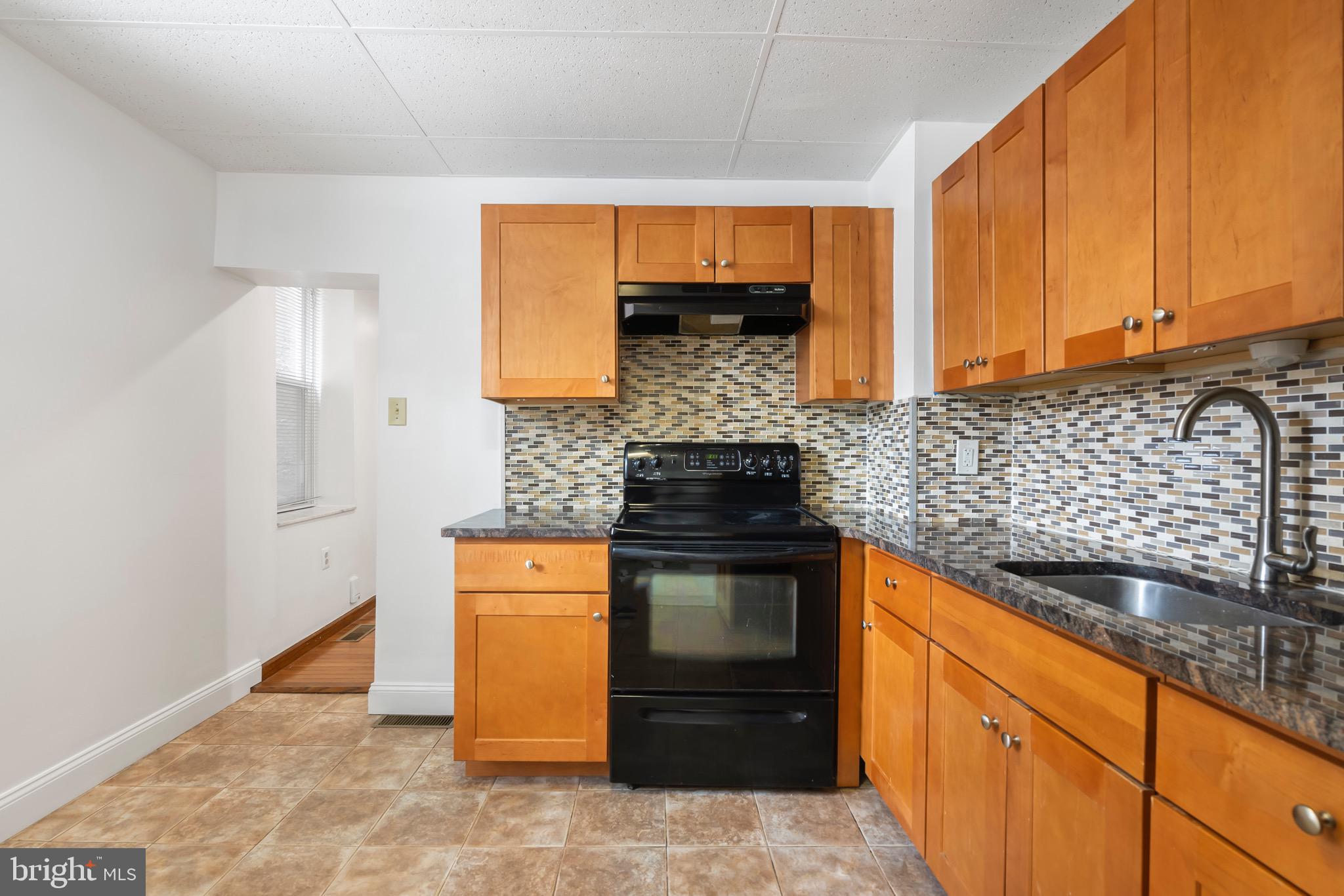 626 CARPENTER STREET 1