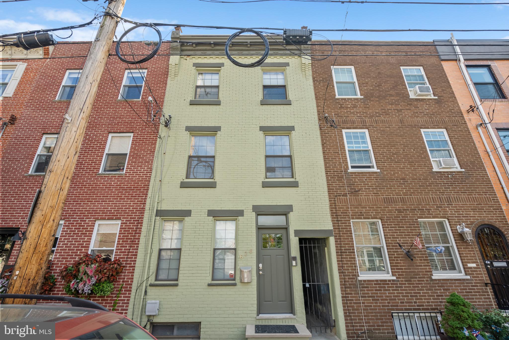 626 CARPENTER STREET 1