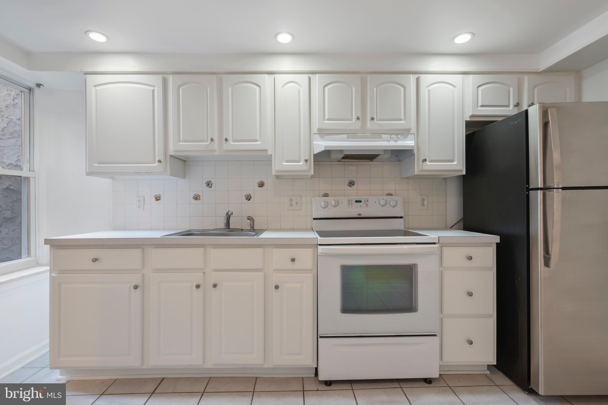 626 CARPENTER STREET 2