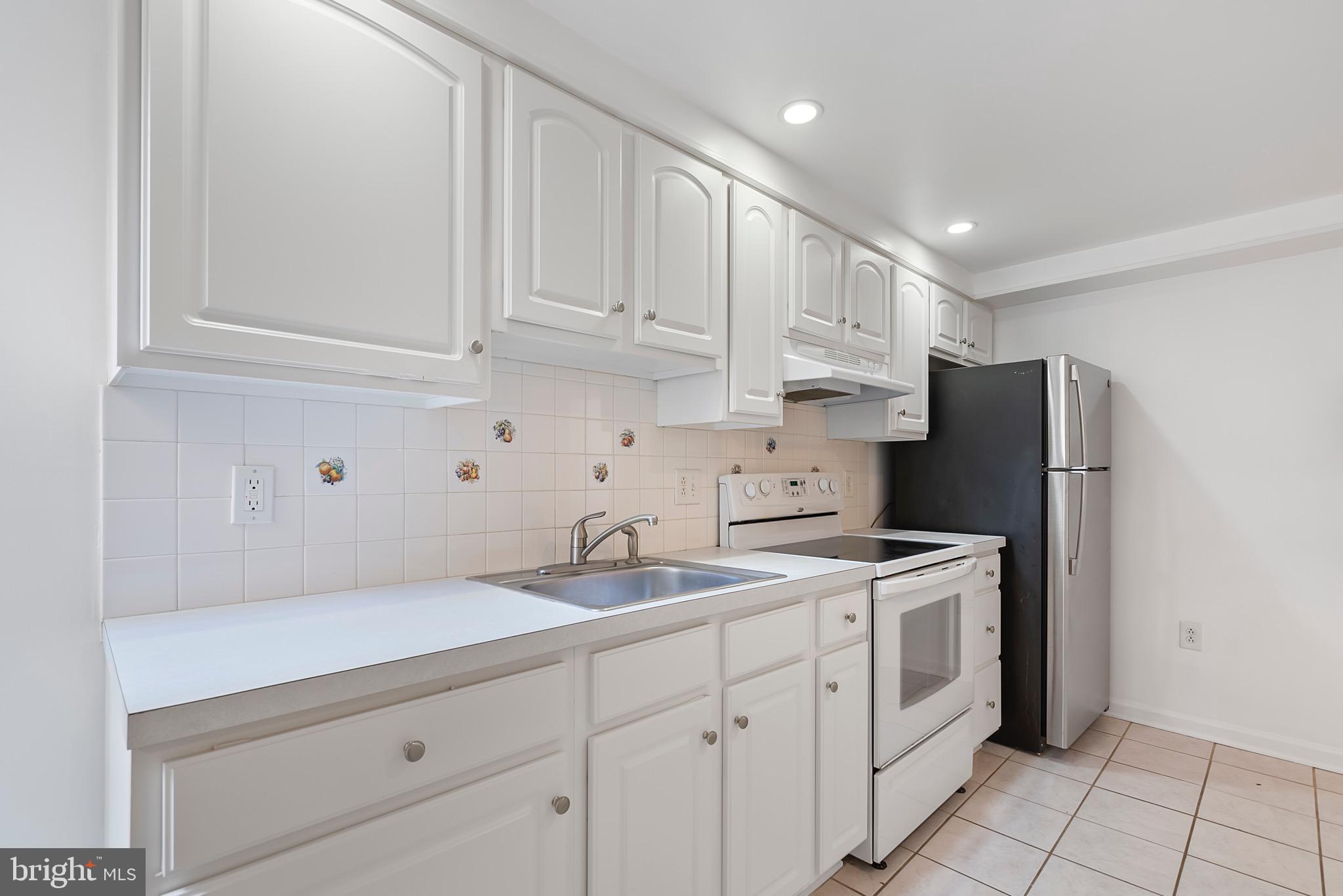 626 CARPENTER STREET 2