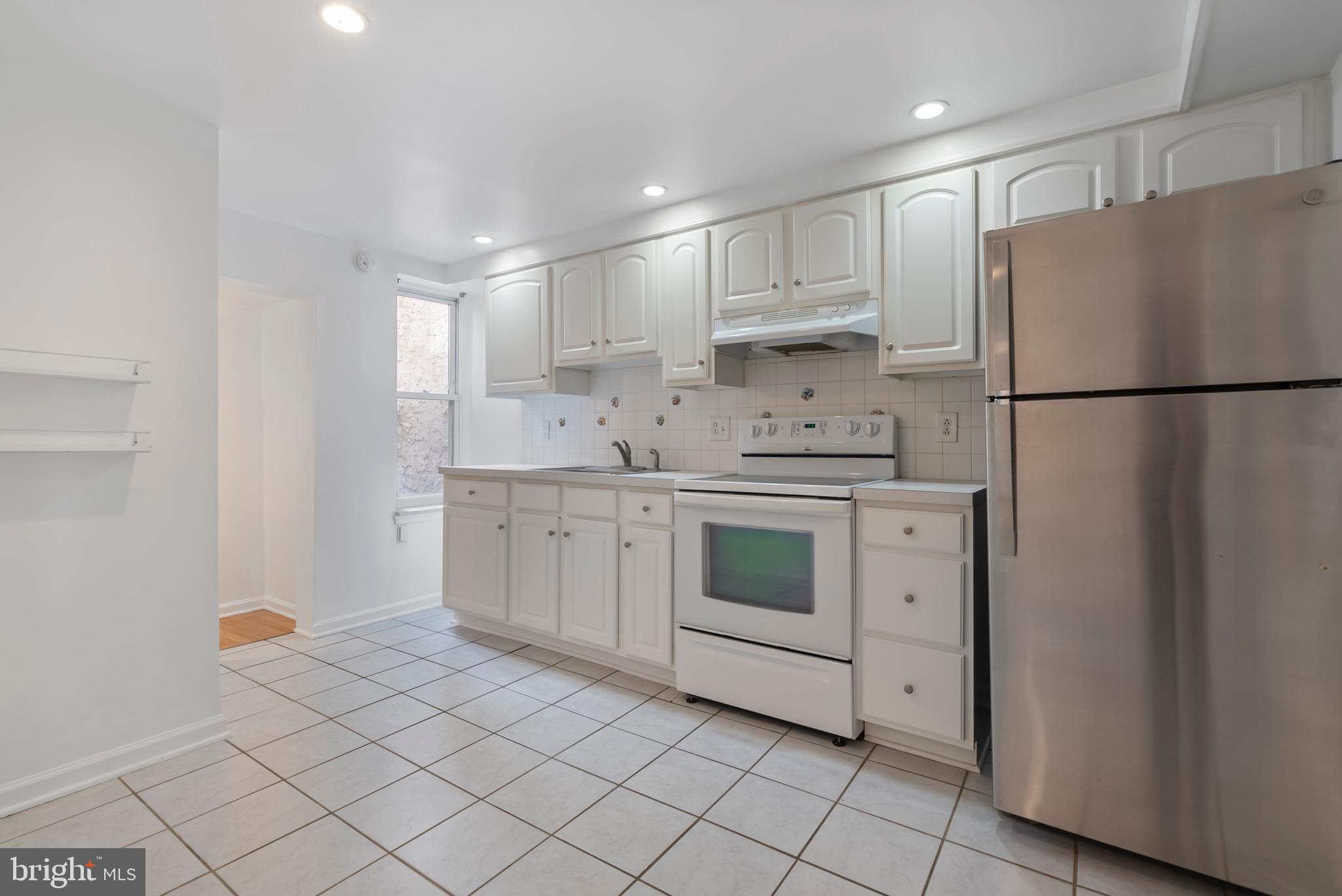 626 CARPENTER STREET 2