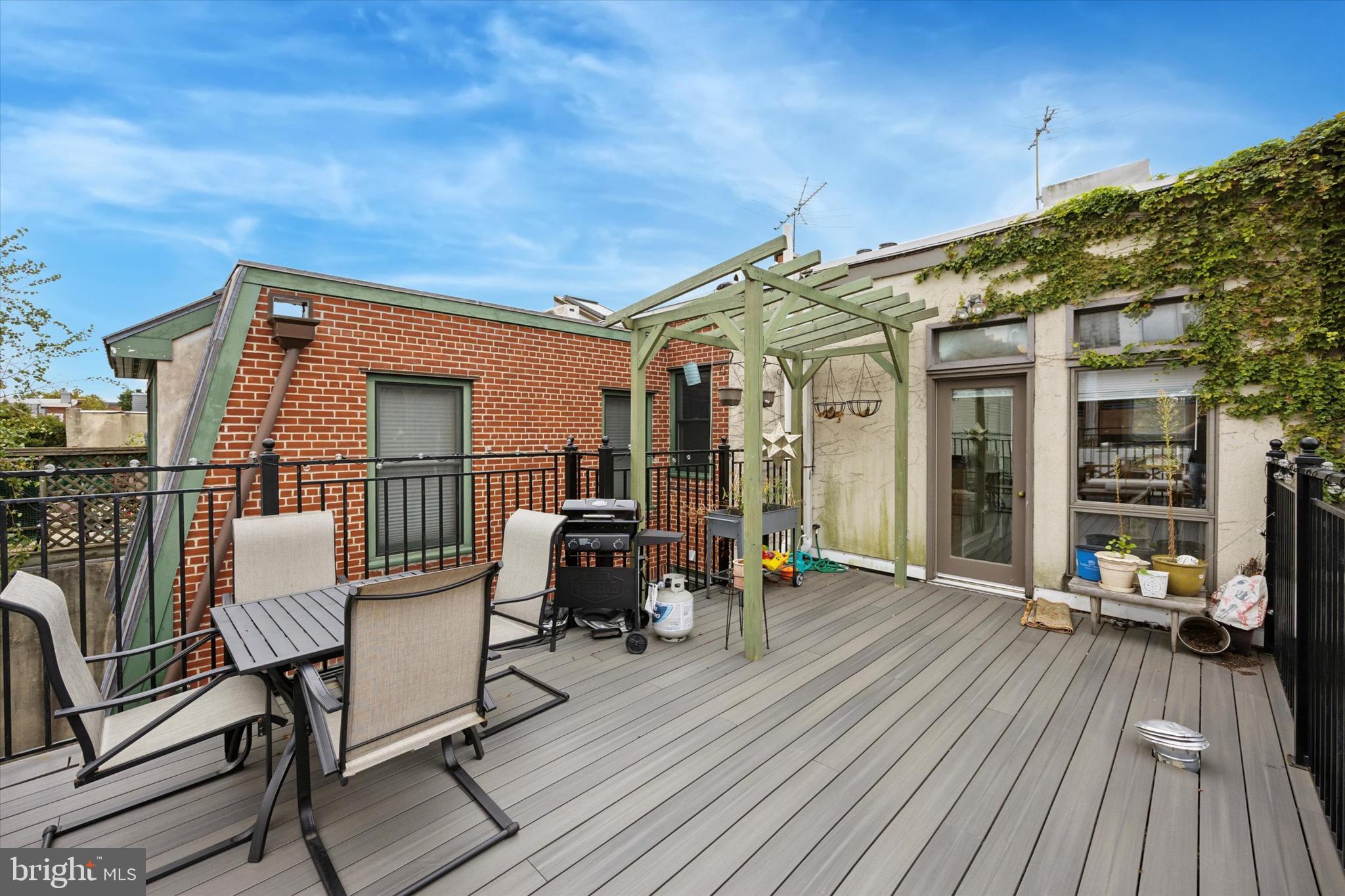 1731 BAINBRIDGE STREET