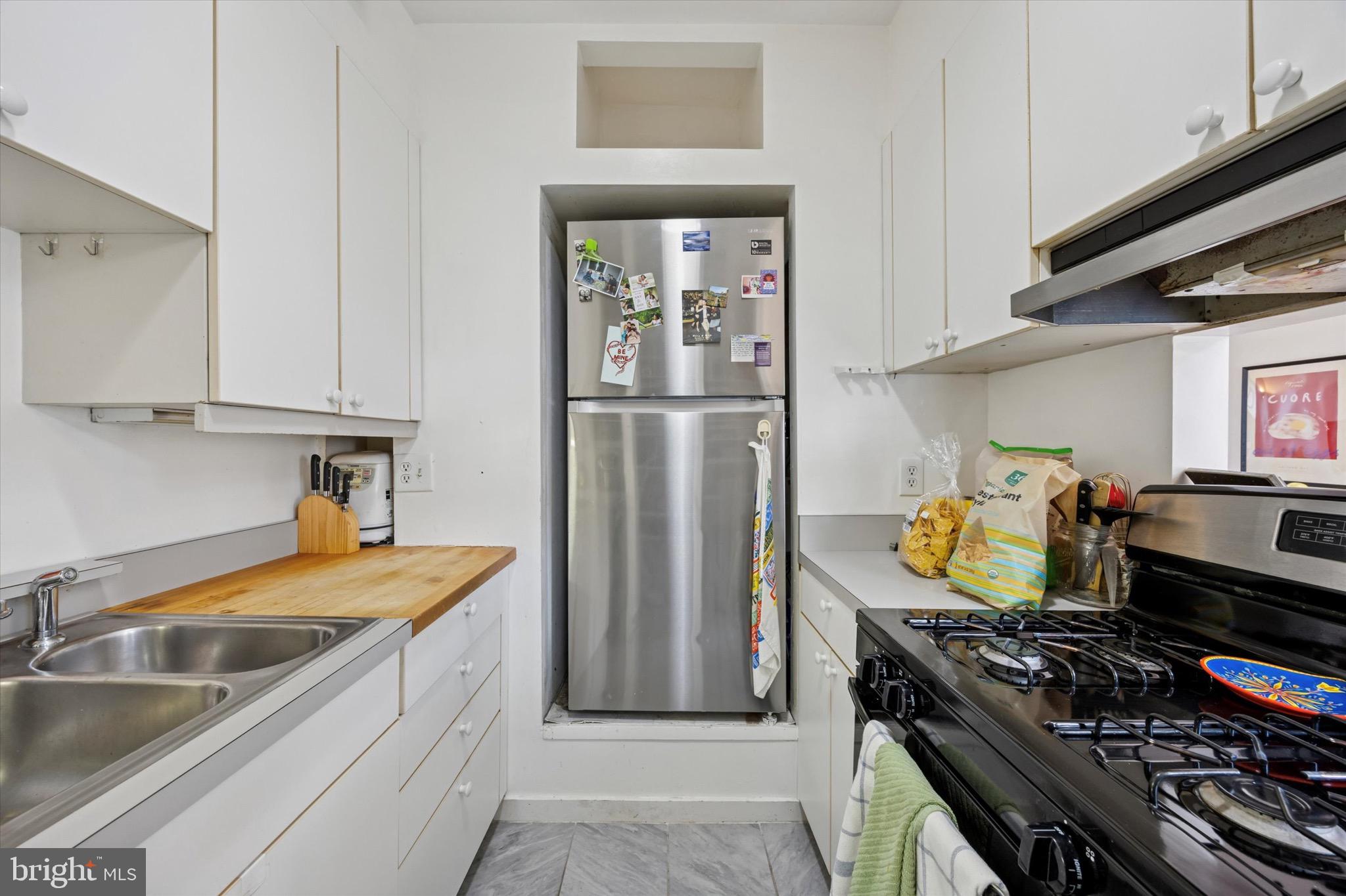 1731 BAINBRIDGE STREET