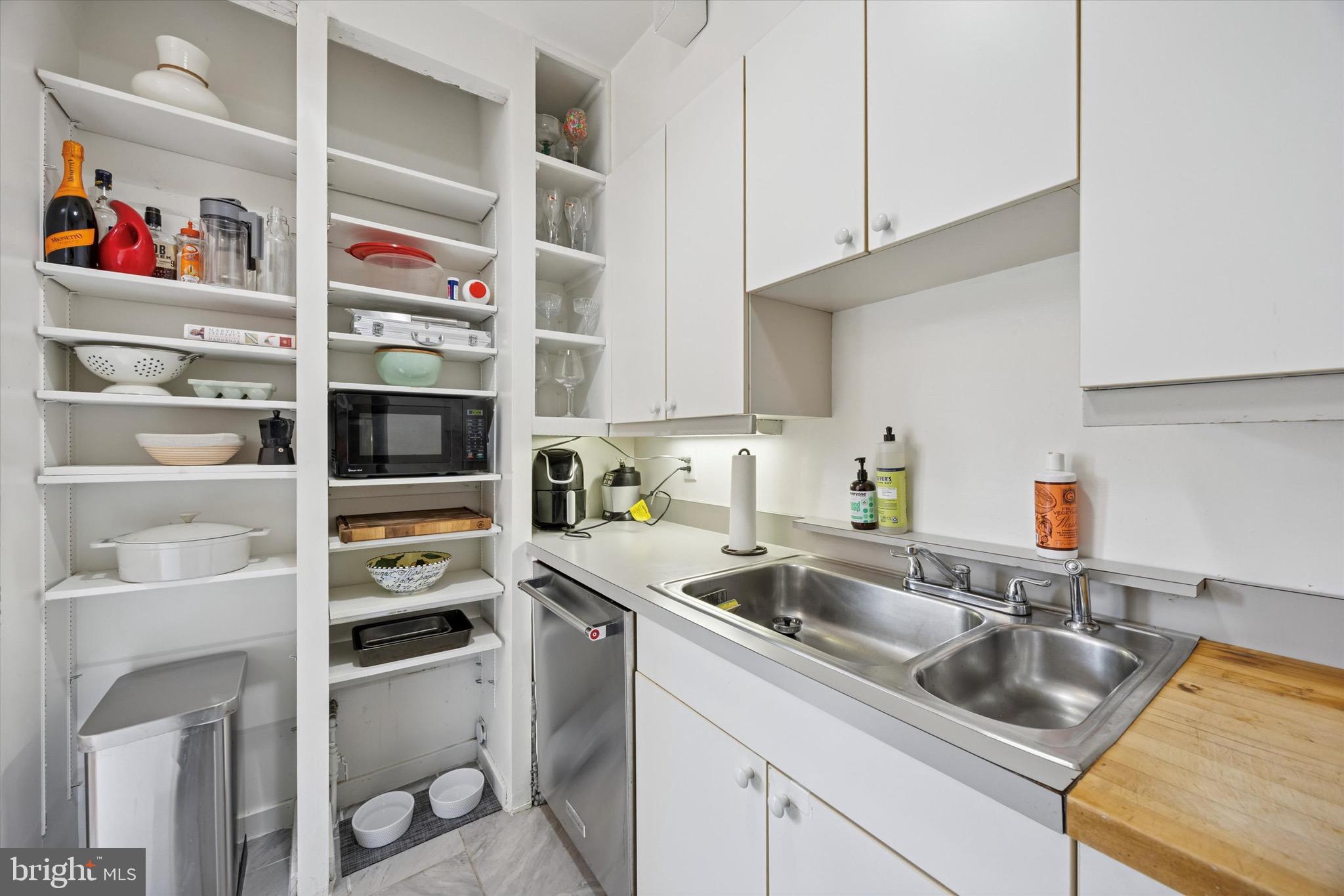 1731 BAINBRIDGE STREET