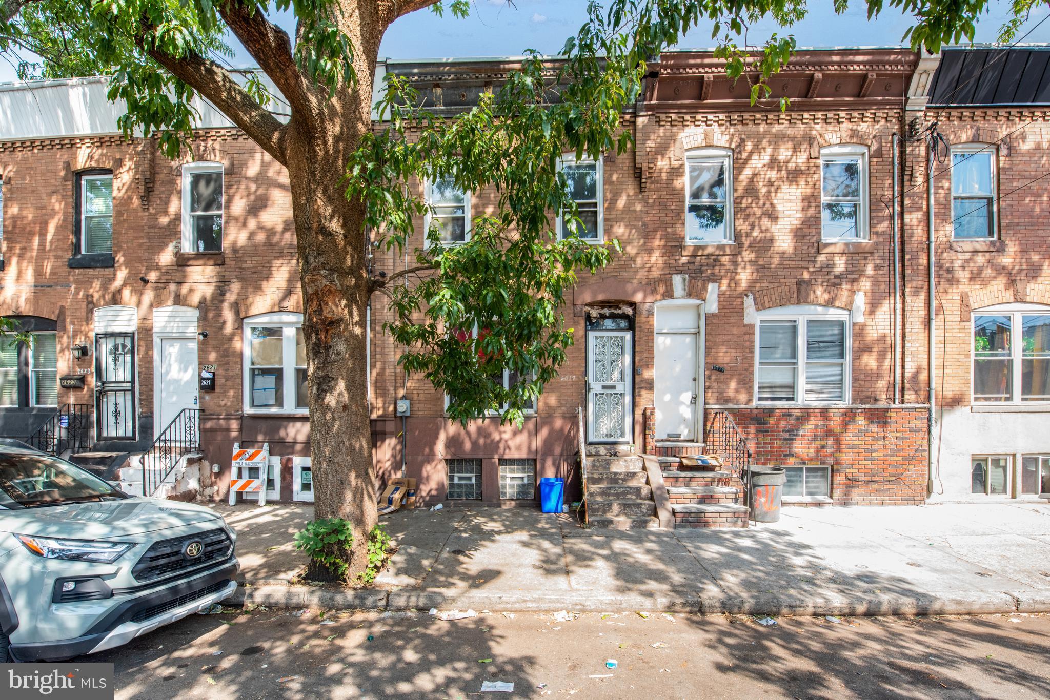 2619 DICKINSON STREET