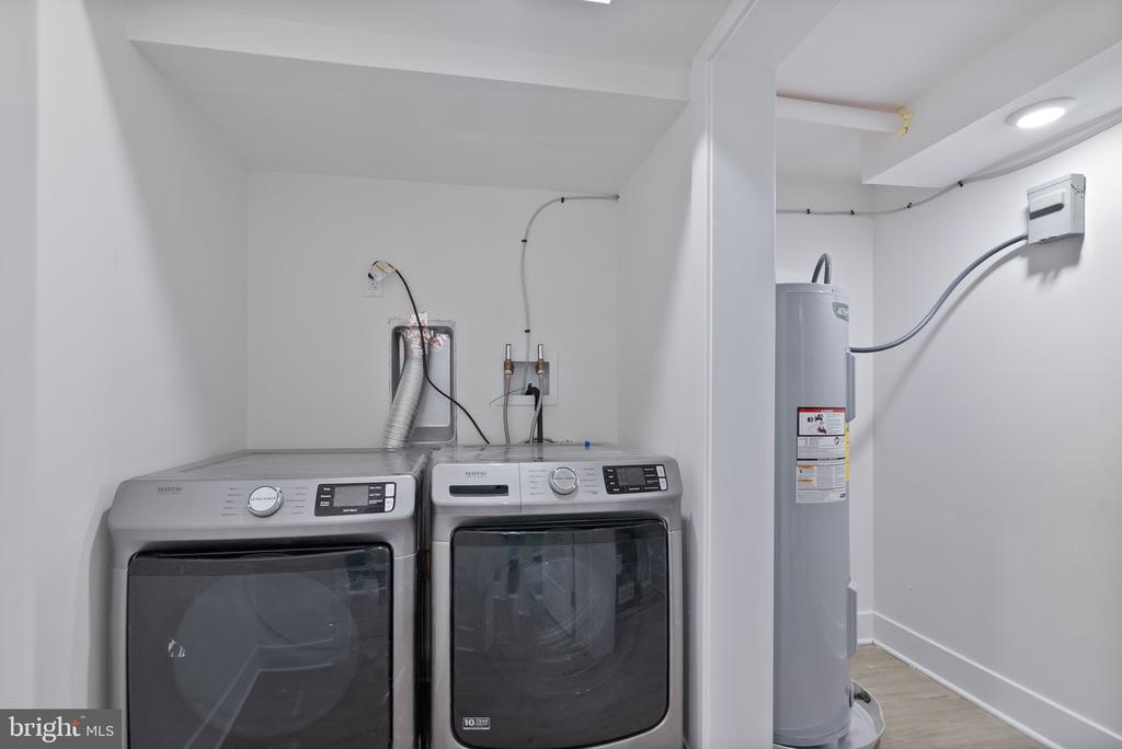 408-10 N FRONT STREET 1