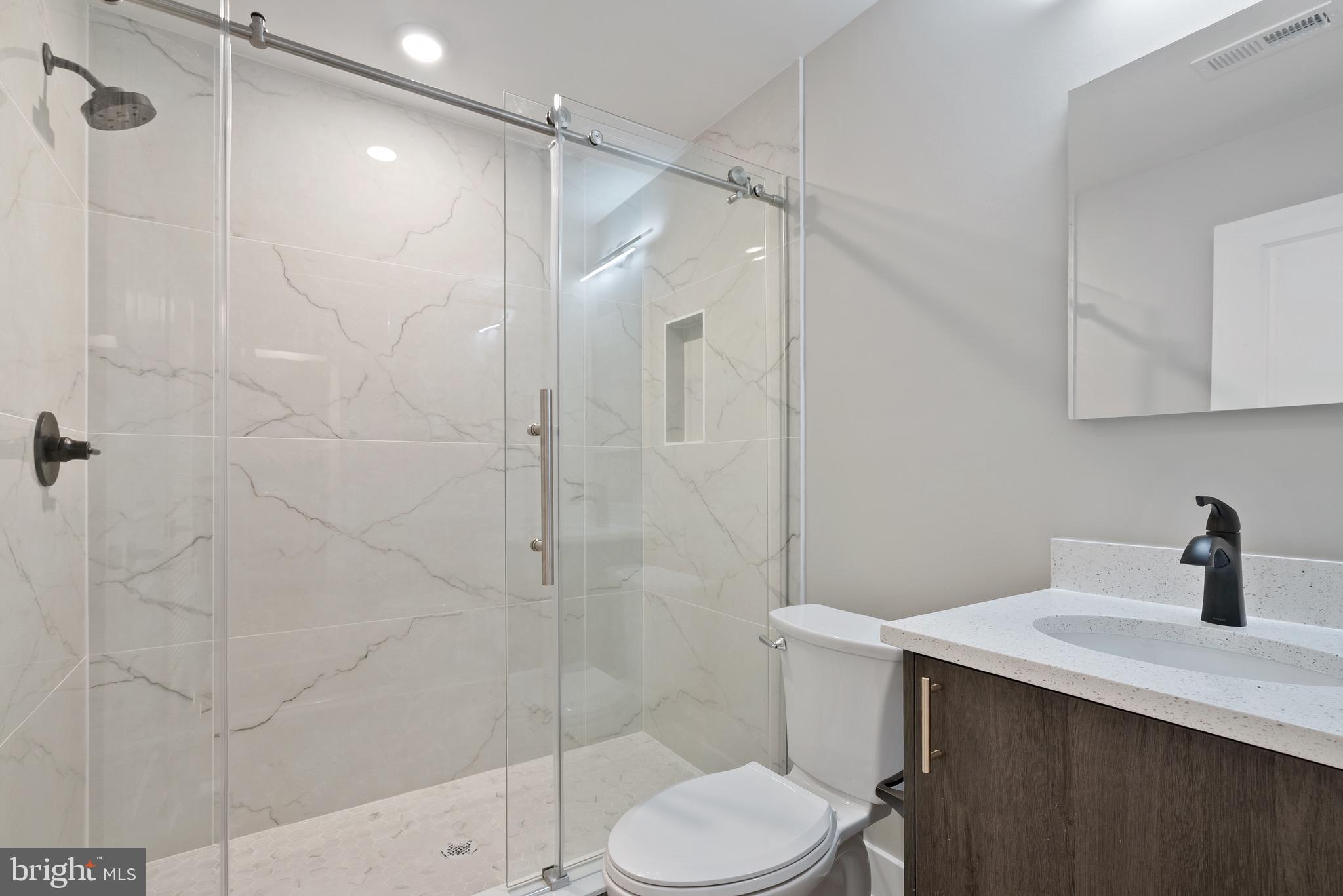 408-10 N FRONT STREET 1