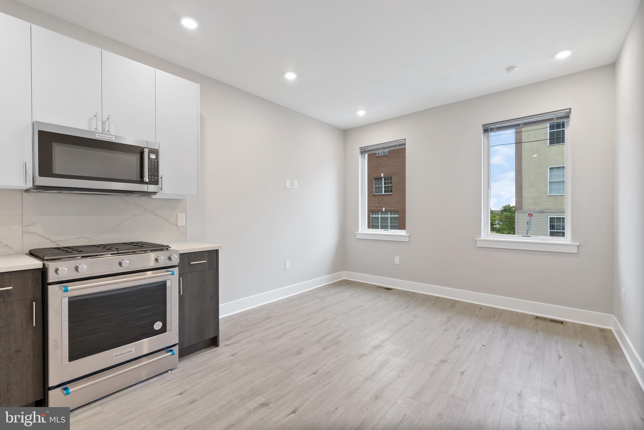 408-10 N FRONT STREET 1