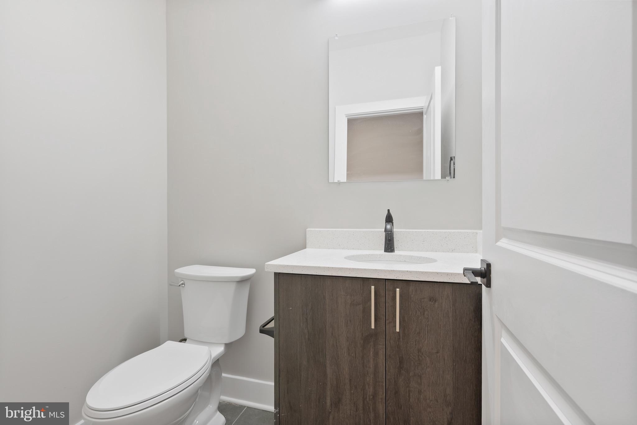 408-10 N FRONT STREET 1