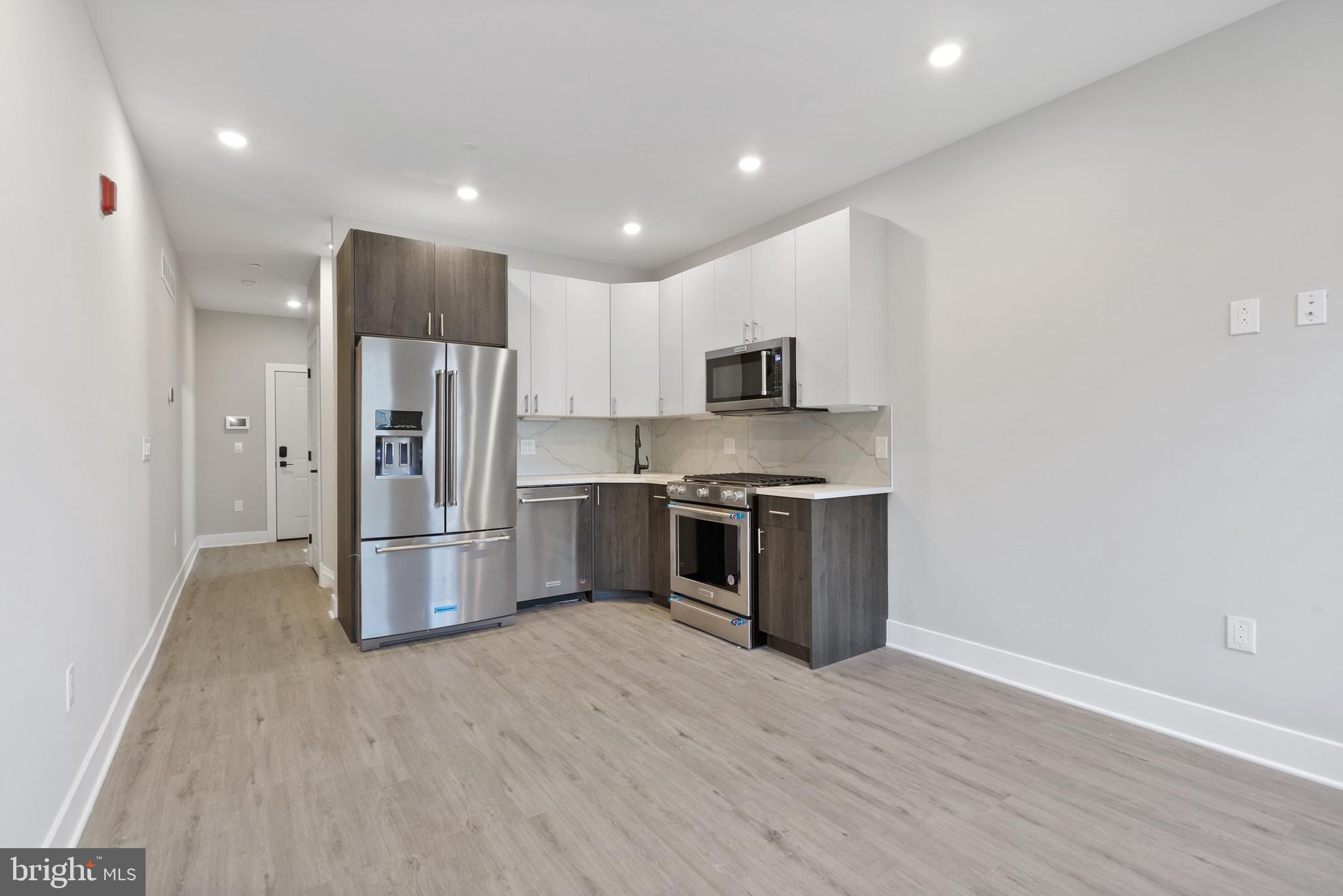 408-10 N FRONT STREET 1