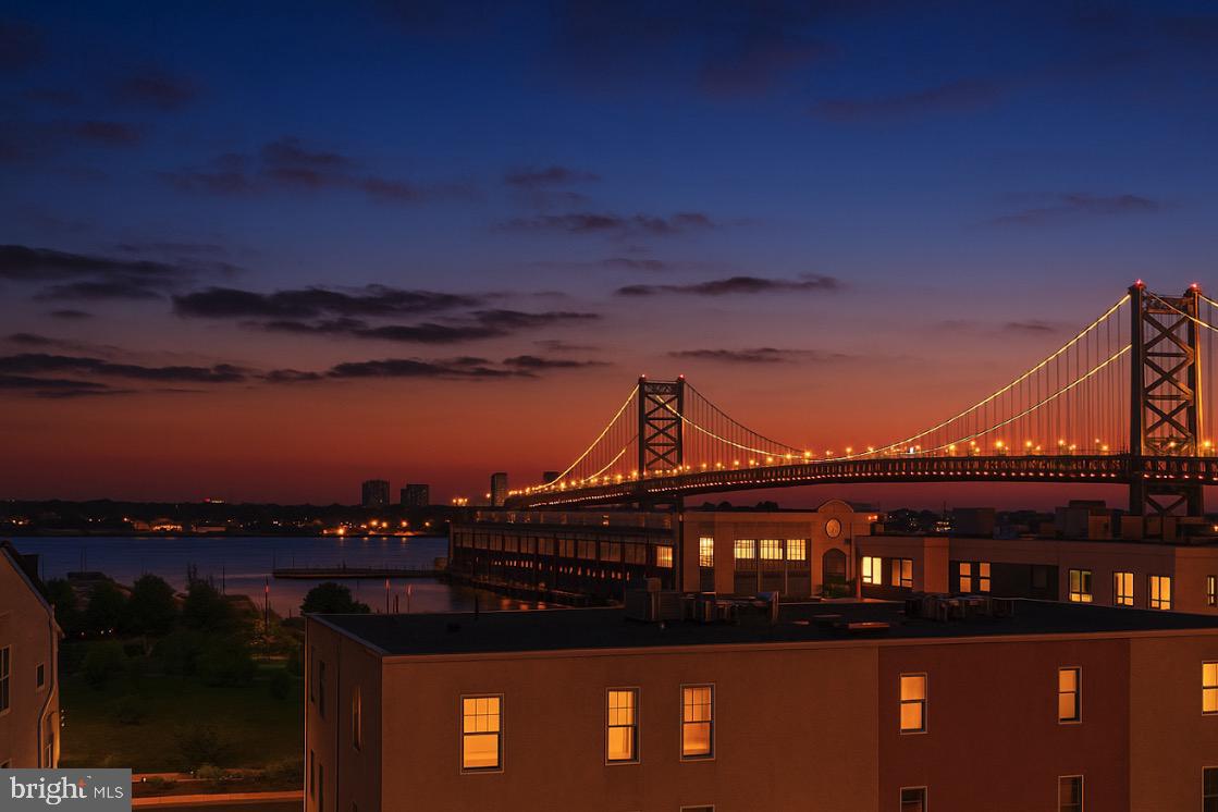 408-10 N FRONT STREET 5