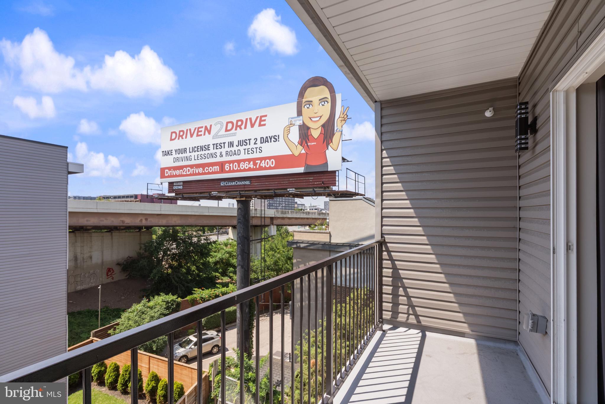 408-10 N FRONT STREET 10