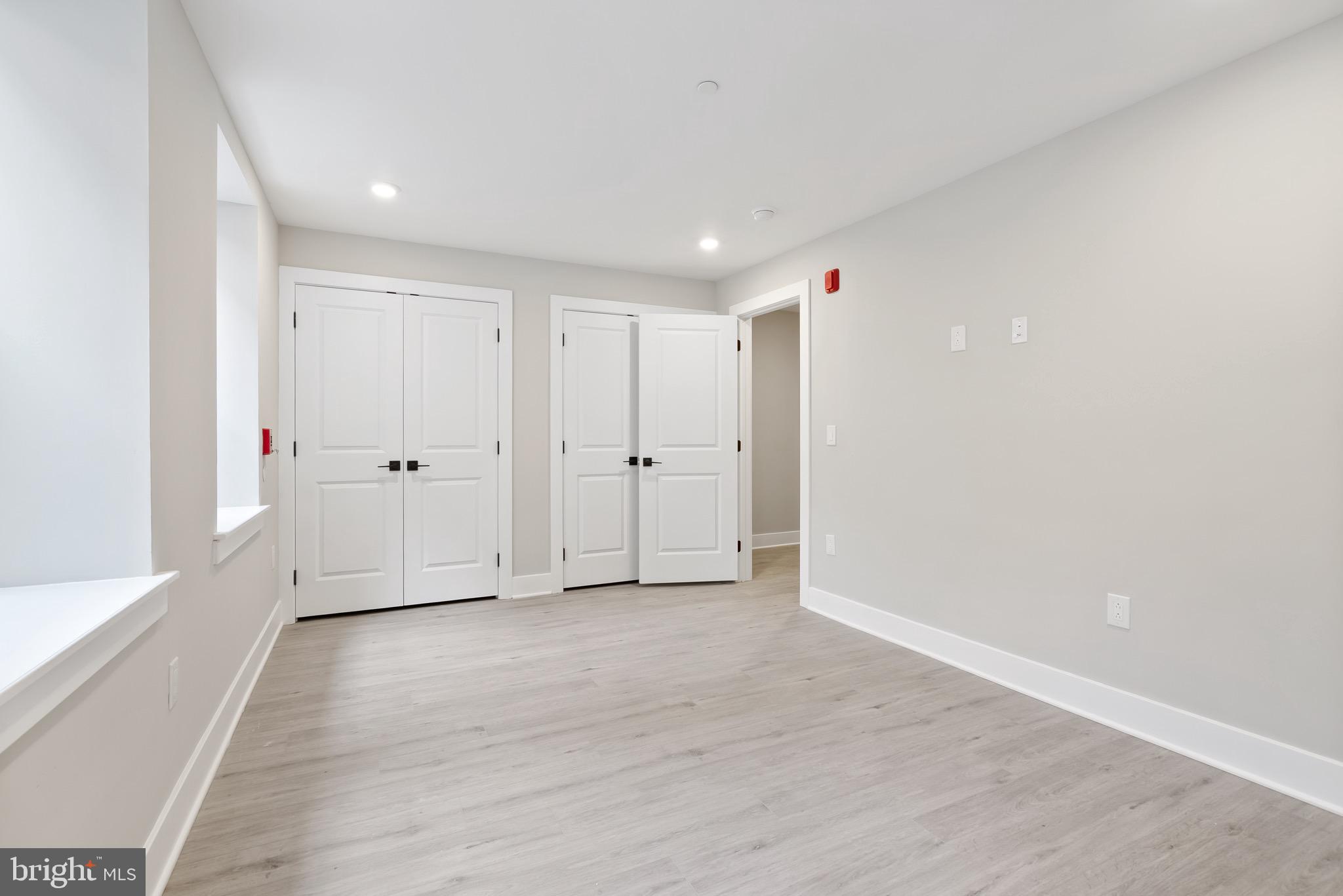 408-10 N FRONT STREET 4