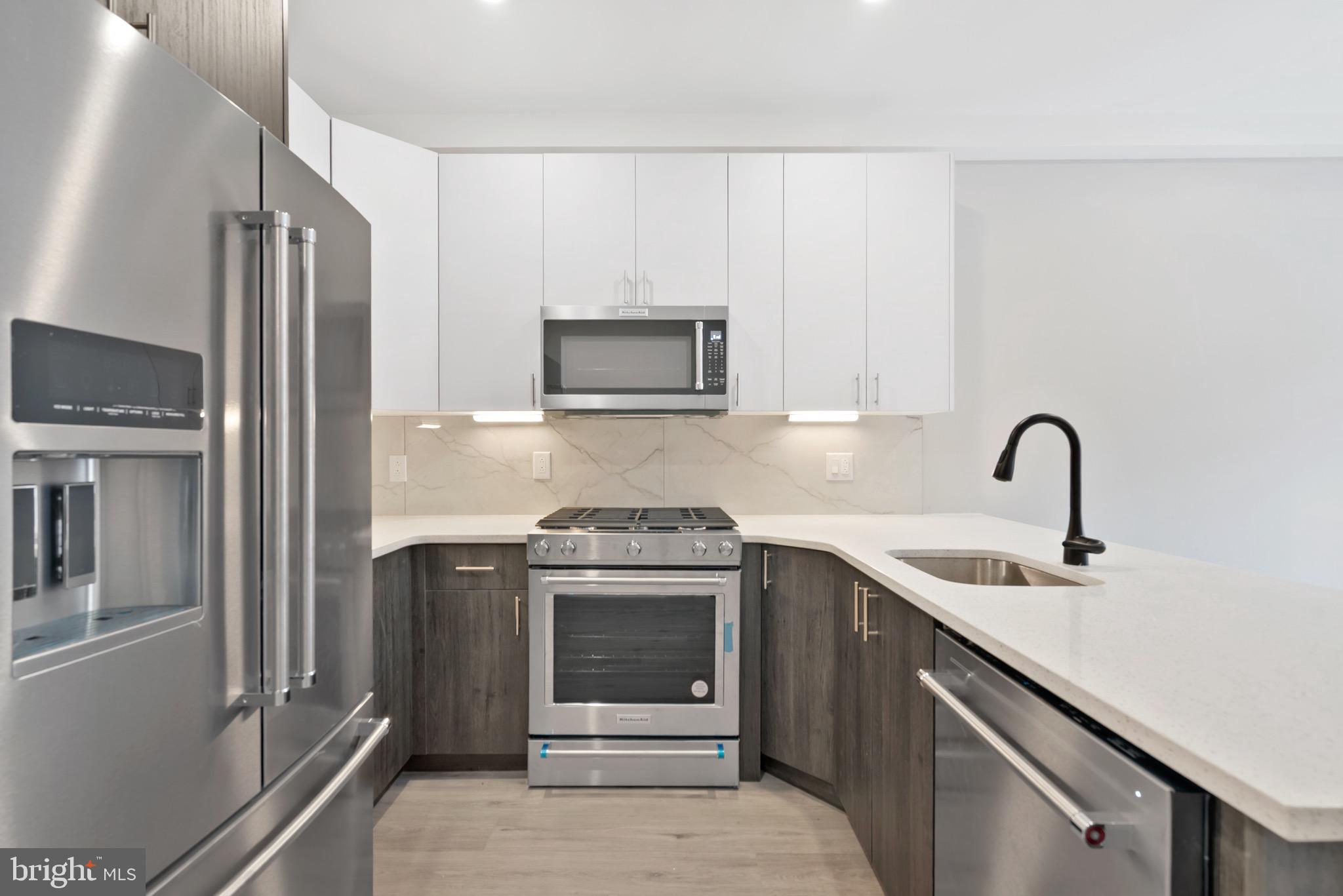 408-10 N FRONT STREET 4