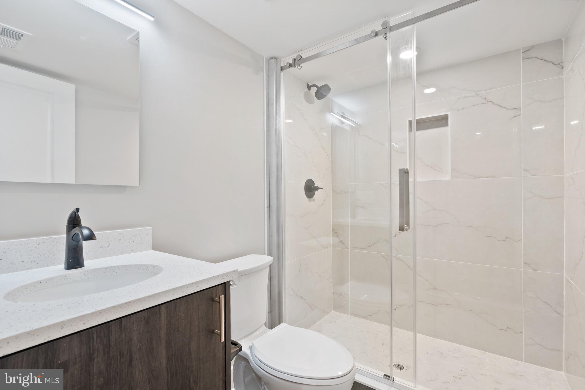 408-10 N FRONT STREET 4