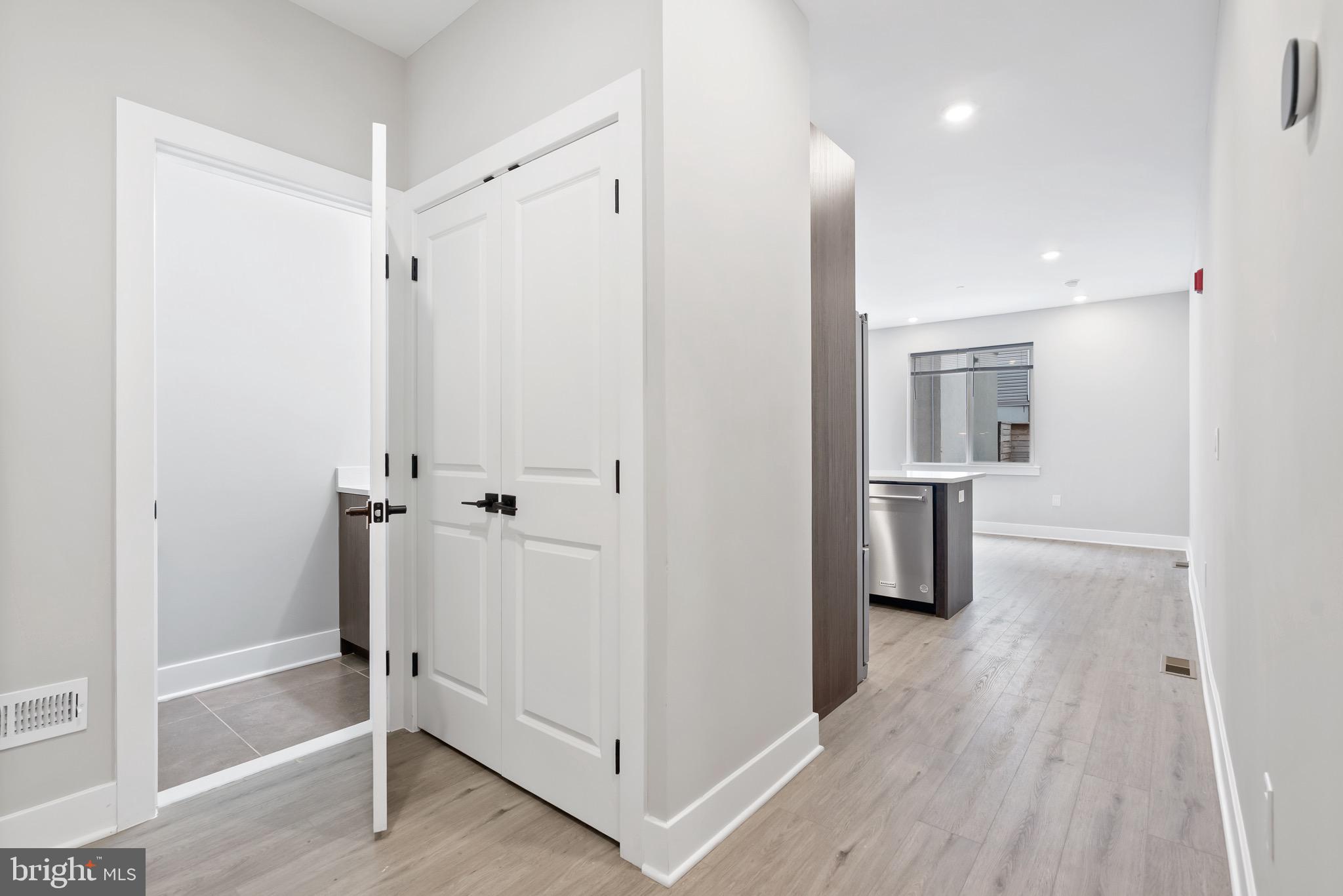 408-10 N FRONT STREET 4