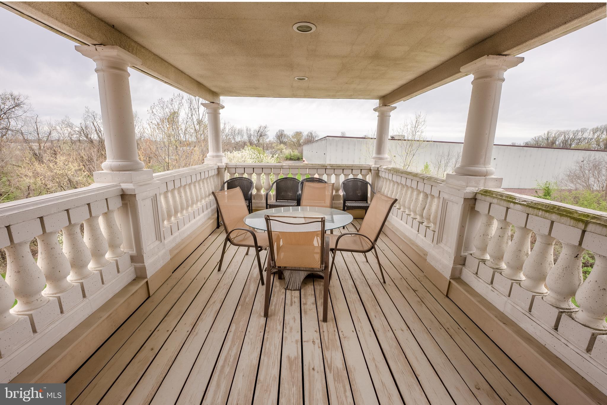 2708 COMMERCE WAY 401