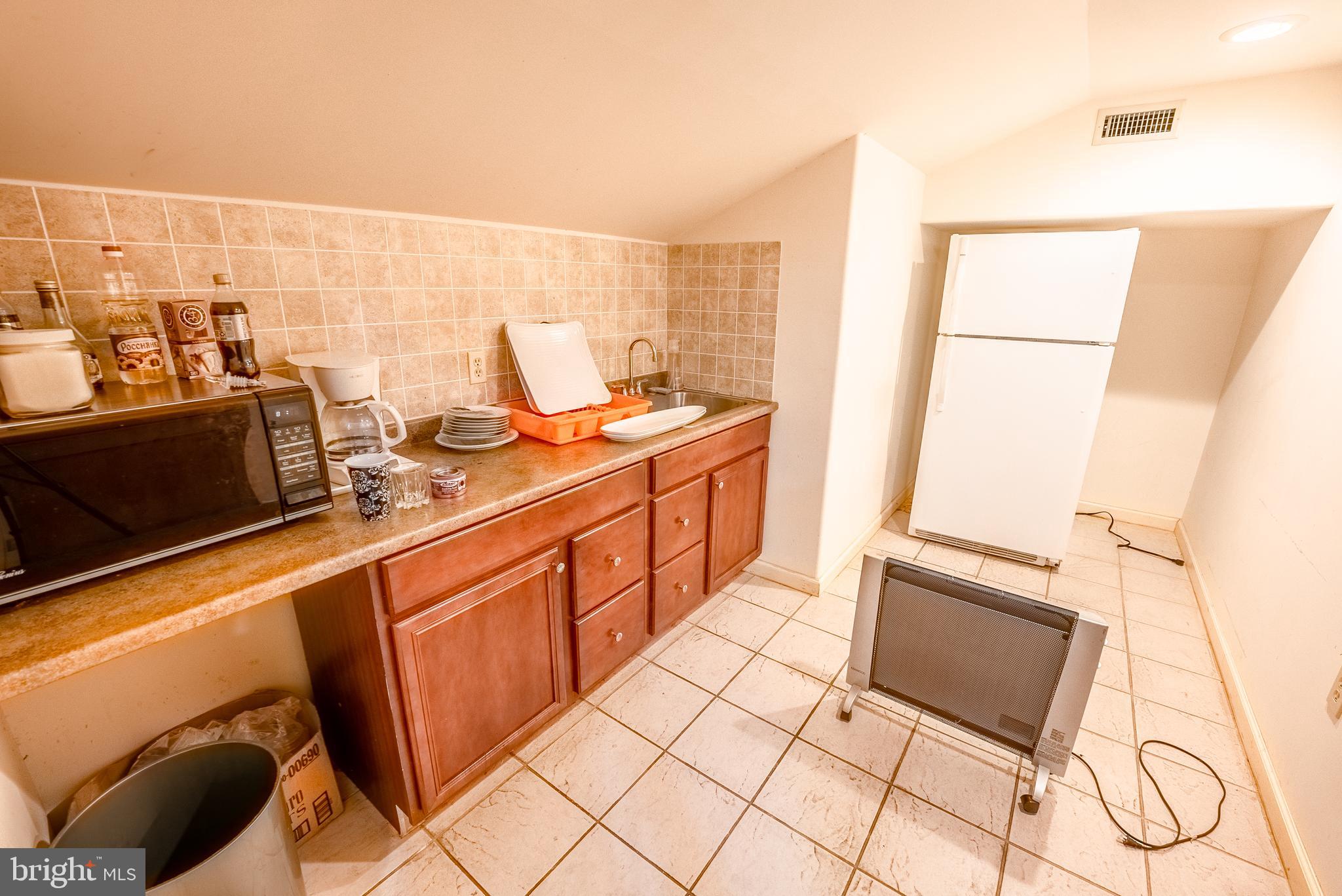 2708 COMMERCE WAY 401