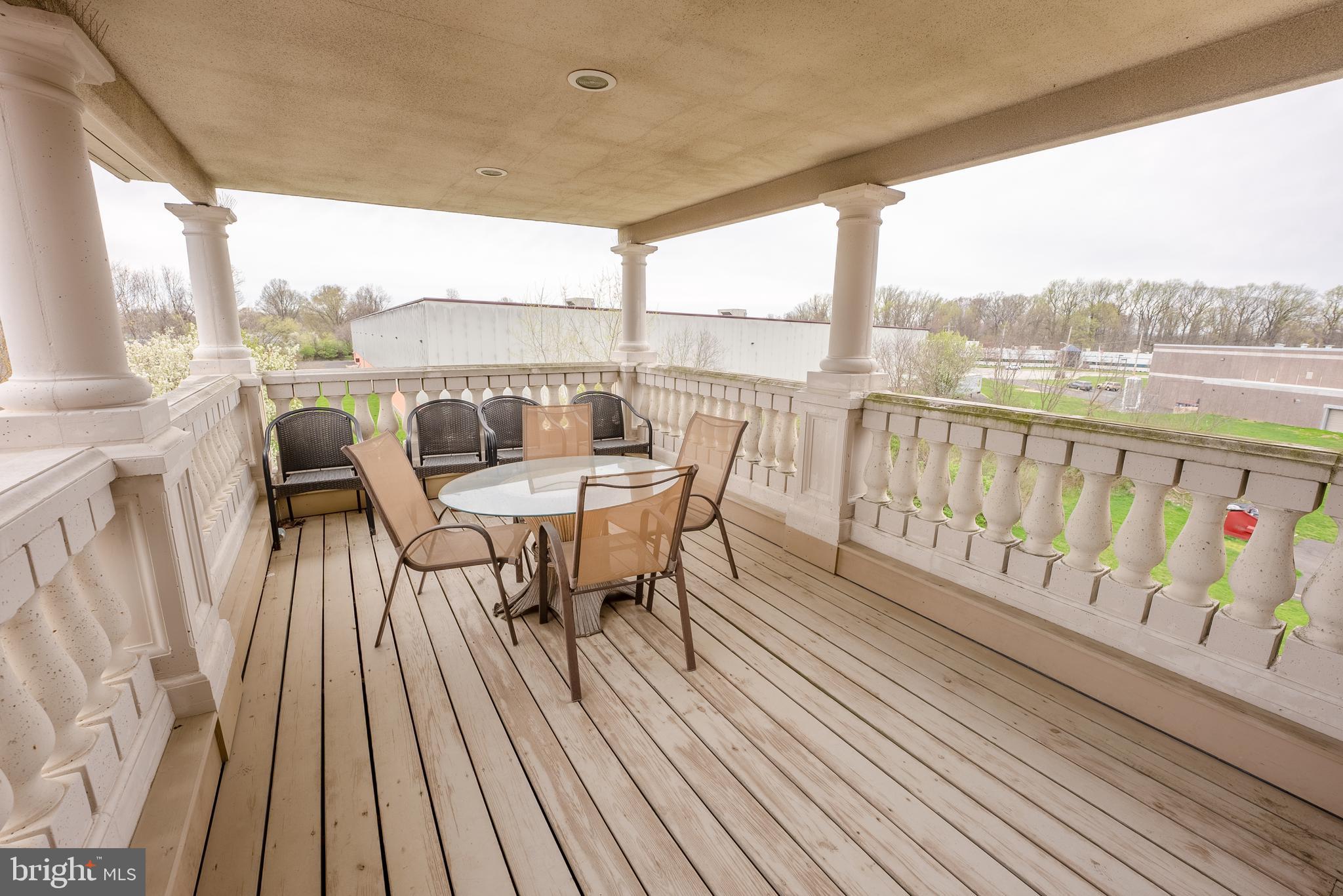 2708 COMMERCE WAY 401