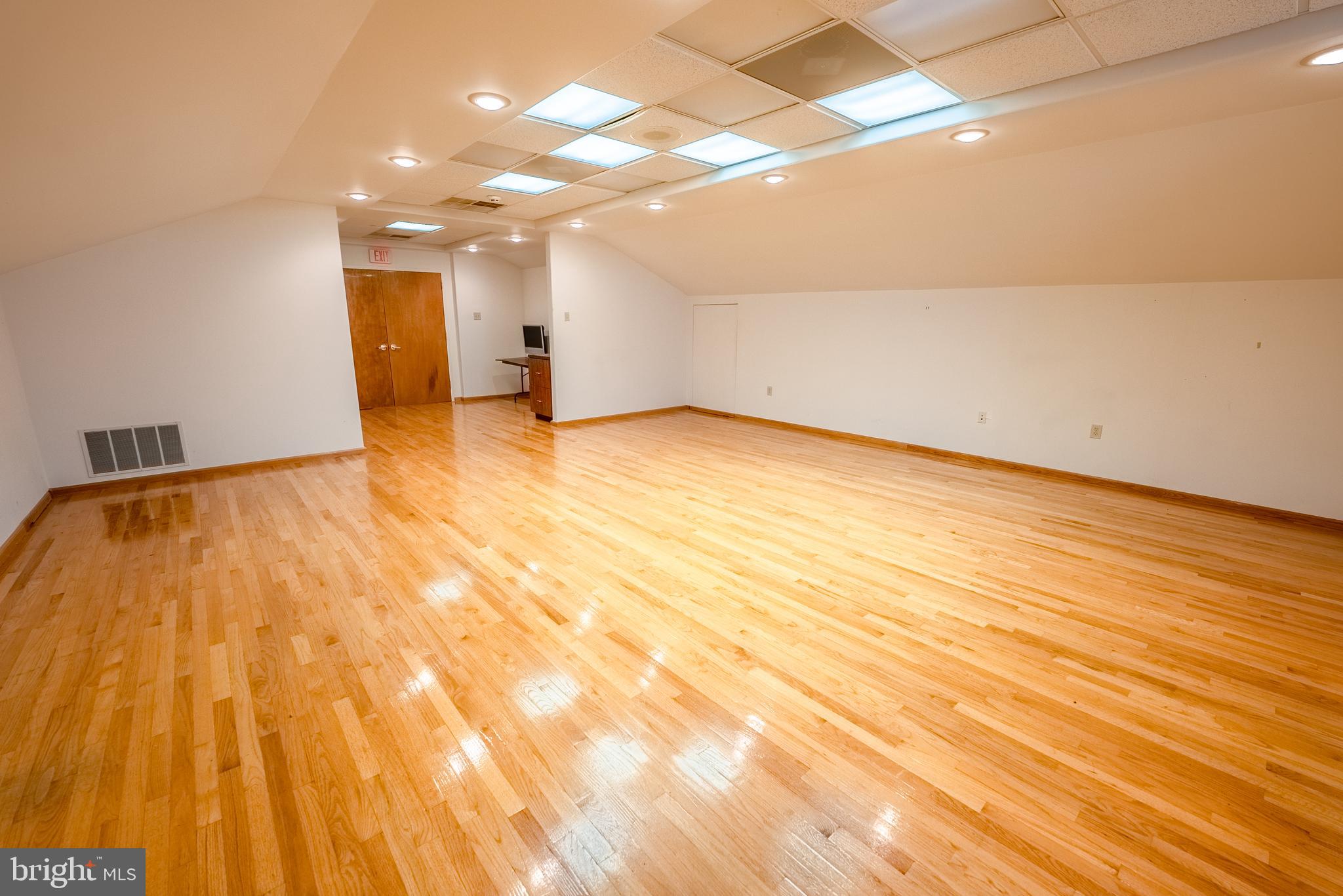 2708 COMMERCE WAY 401