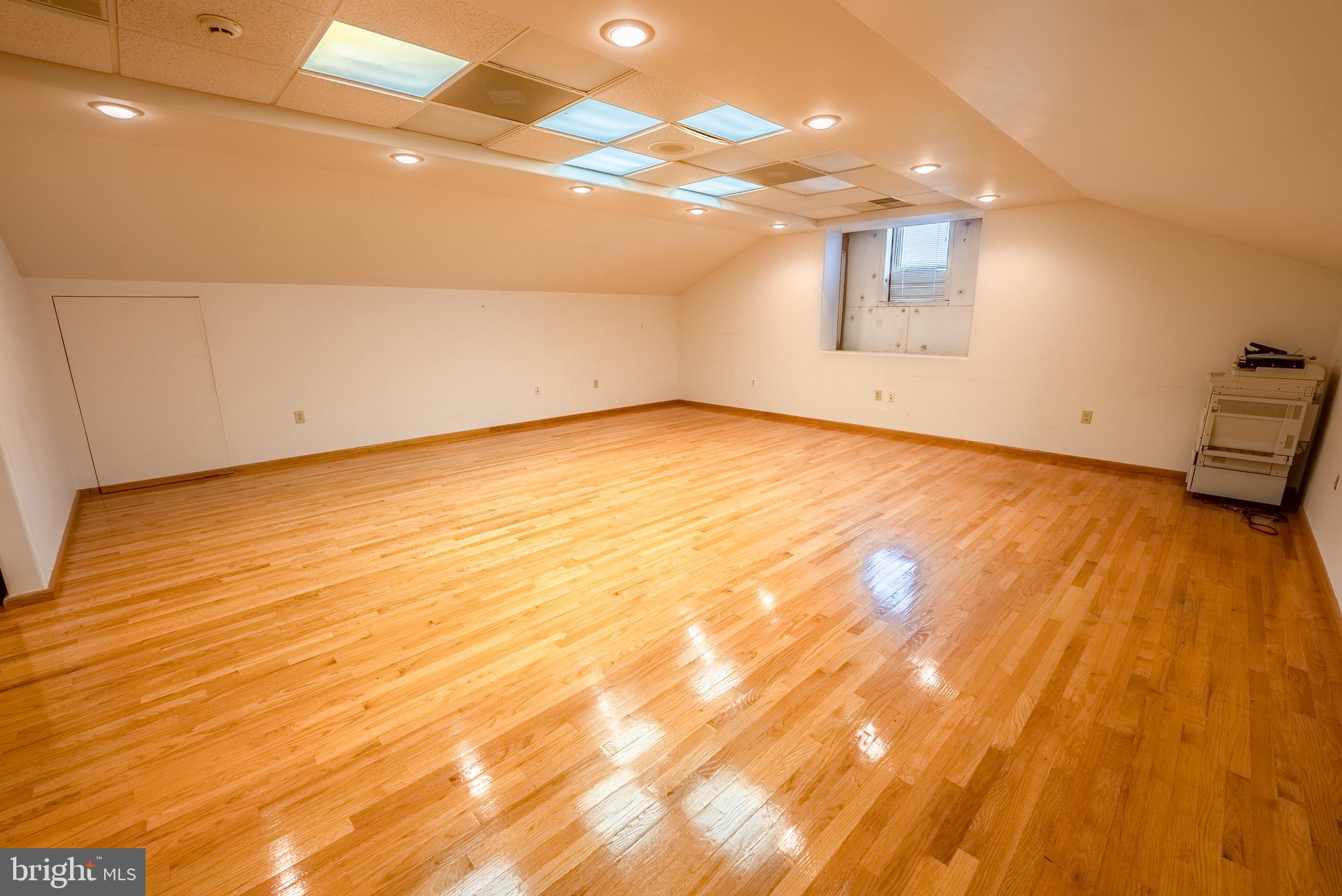 2708 COMMERCE WAY 401