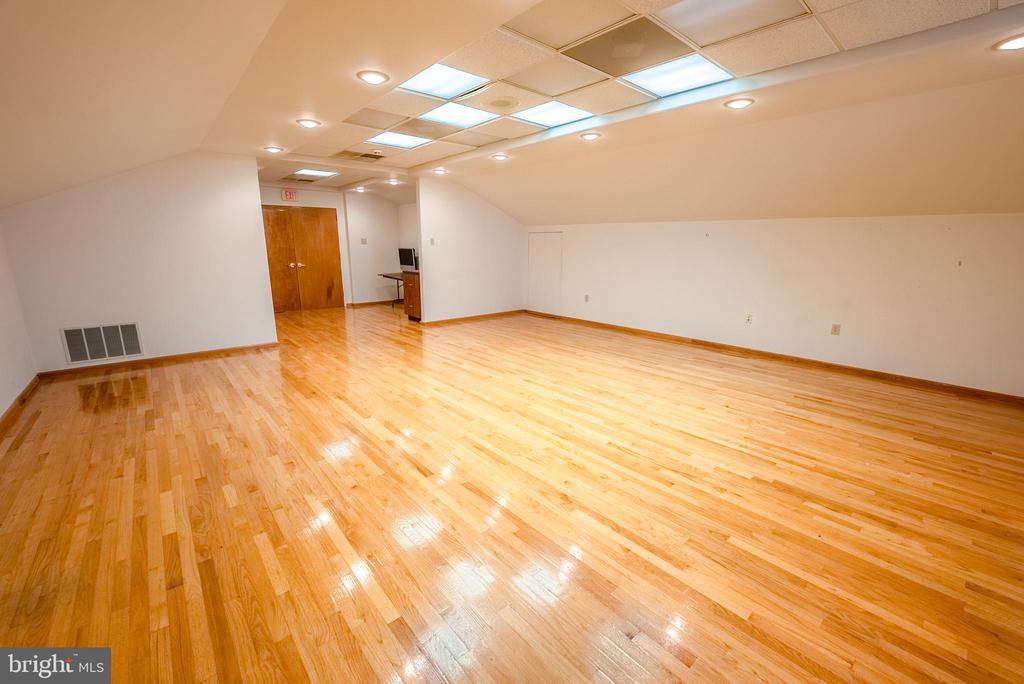 2708 COMMERCE WAY 401