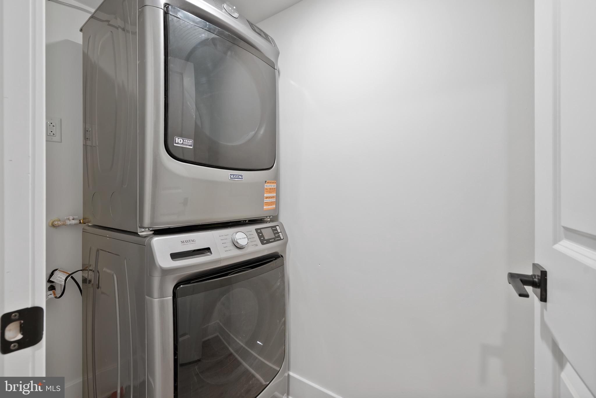 408-10 N FRONT STREET 3