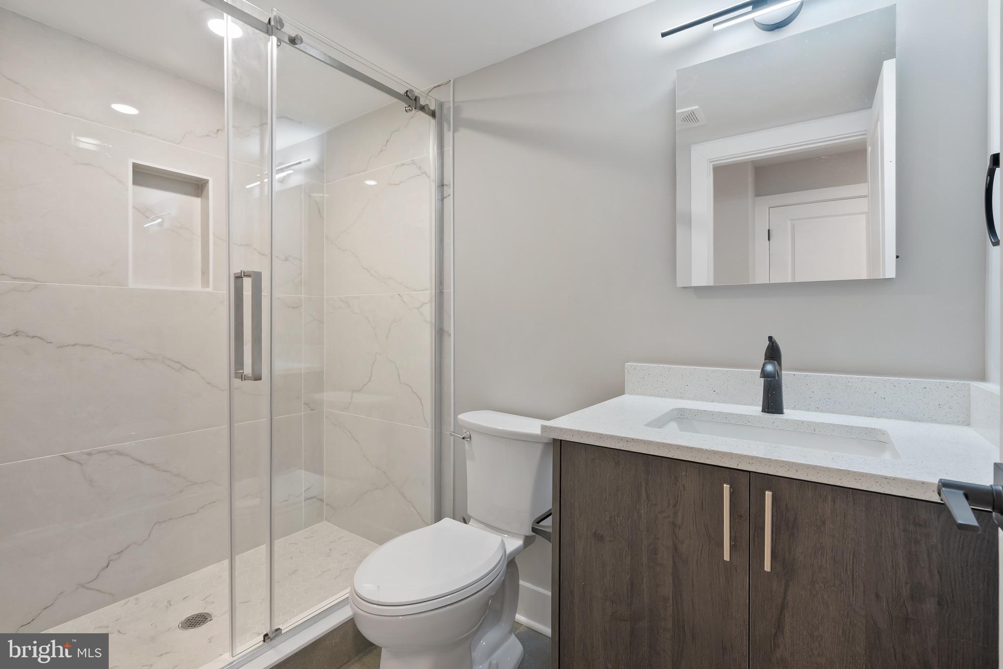 408-10 N FRONT STREET 3