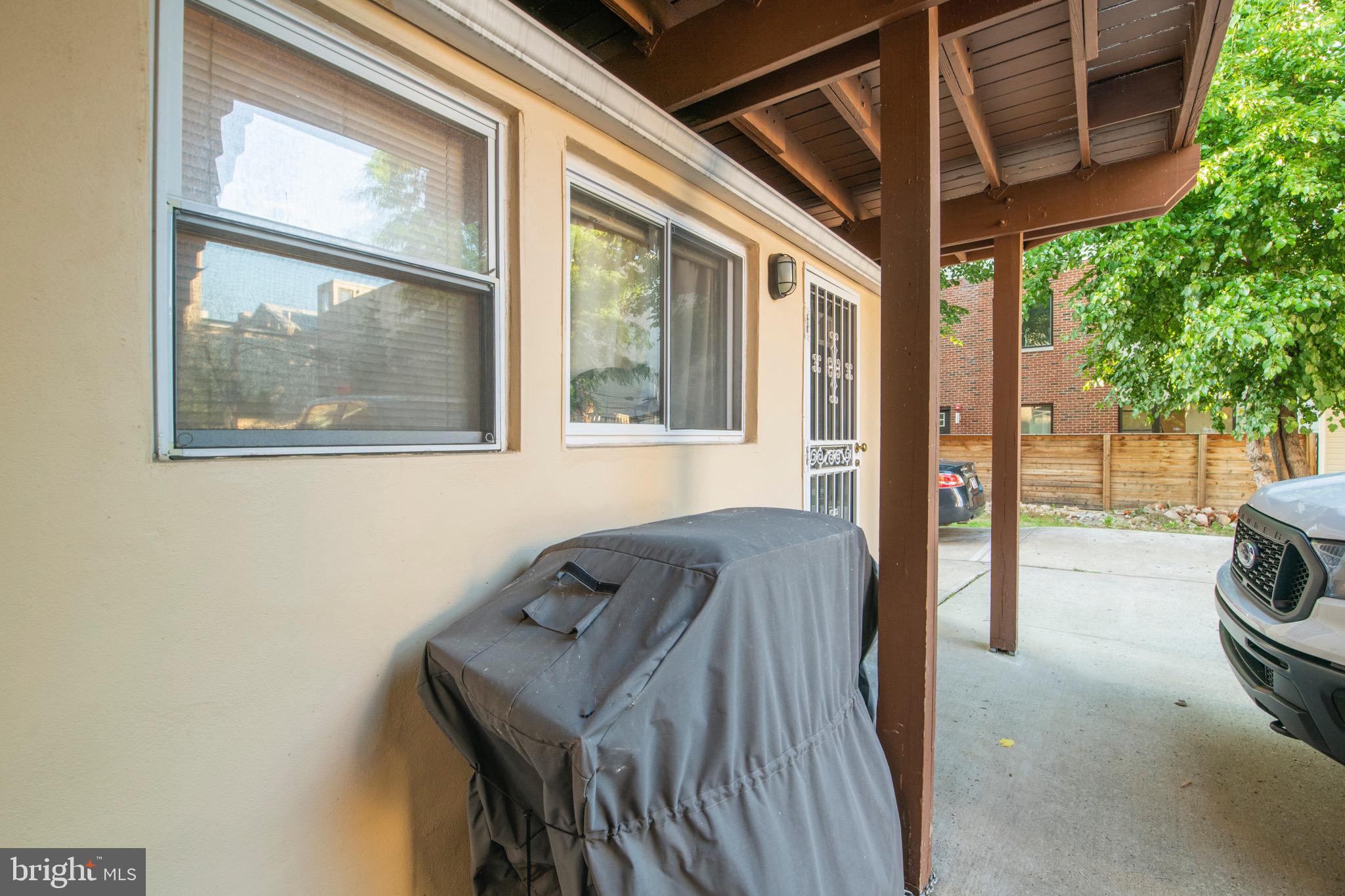 515 W GIRARD AVENUE 1R