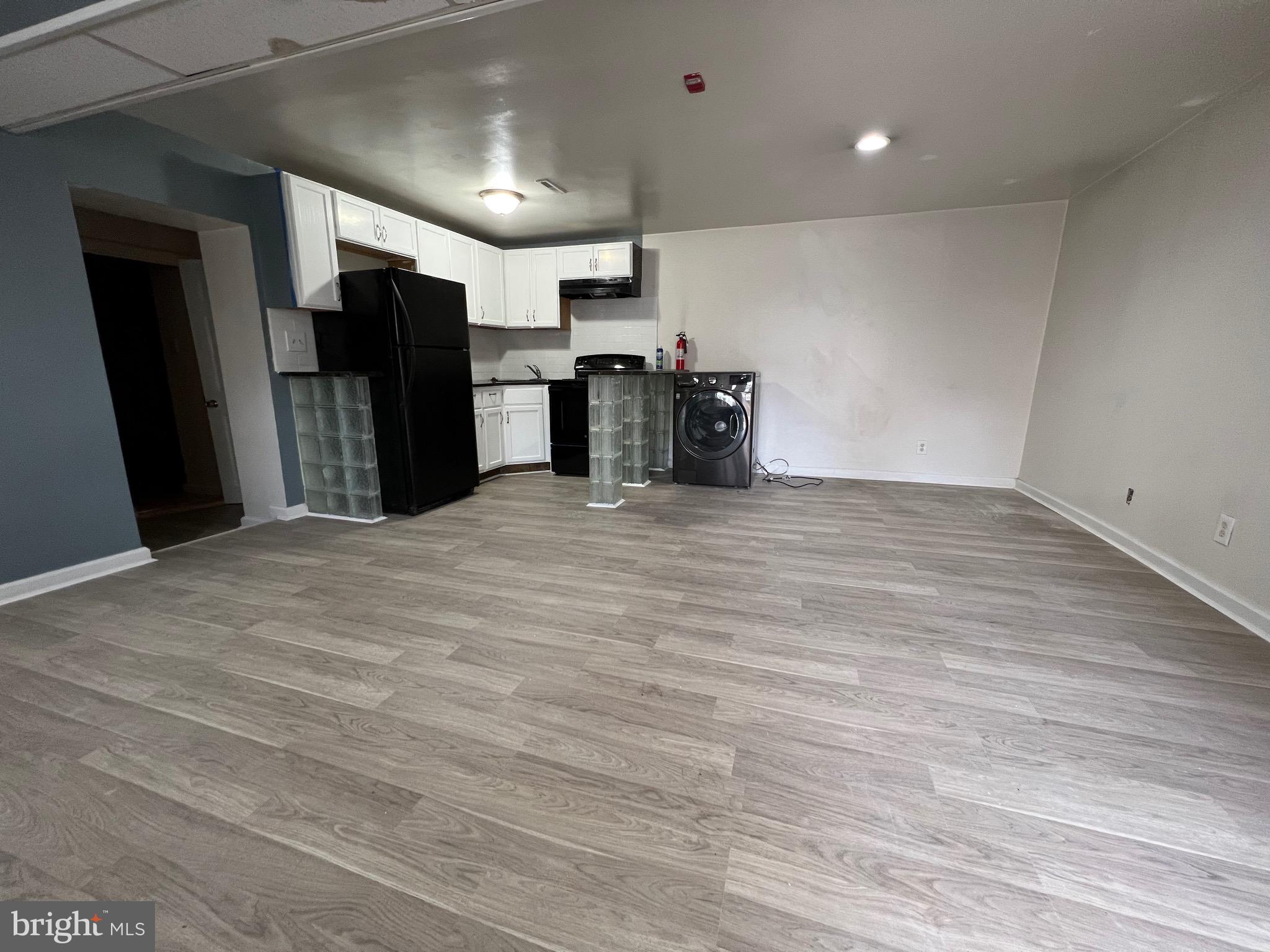 515 W GIRARD AVENUE 1R