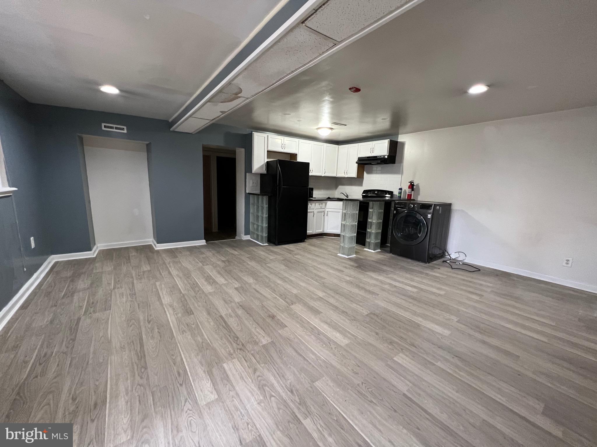 515 W GIRARD AVENUE 1R