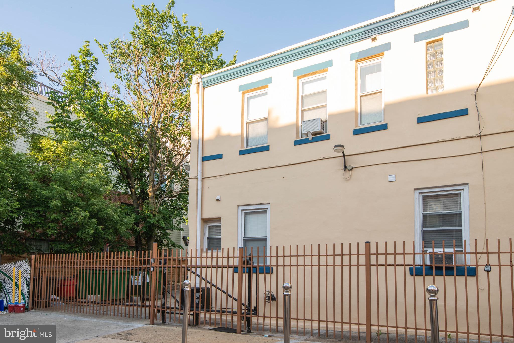 515 W GIRARD AVENUE 1R