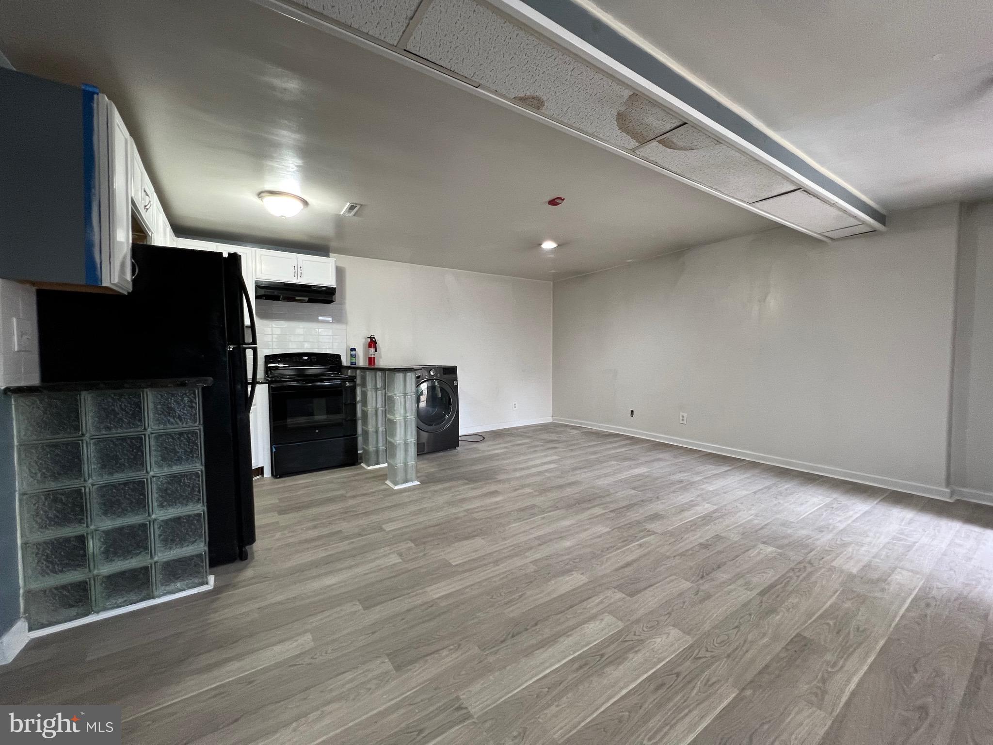 515 W GIRARD AVENUE 1R