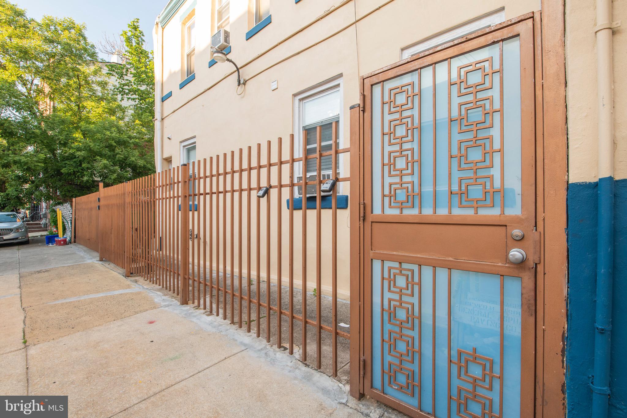 515 W GIRARD AVENUE 1R