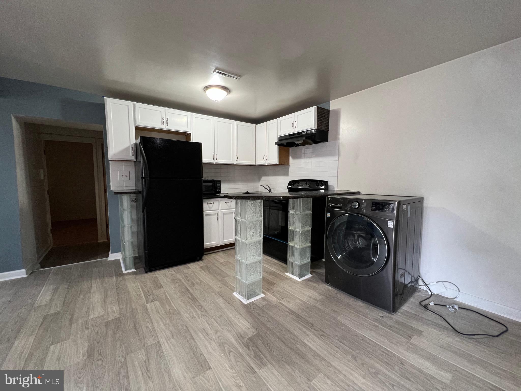 515 W GIRARD AVENUE 1R