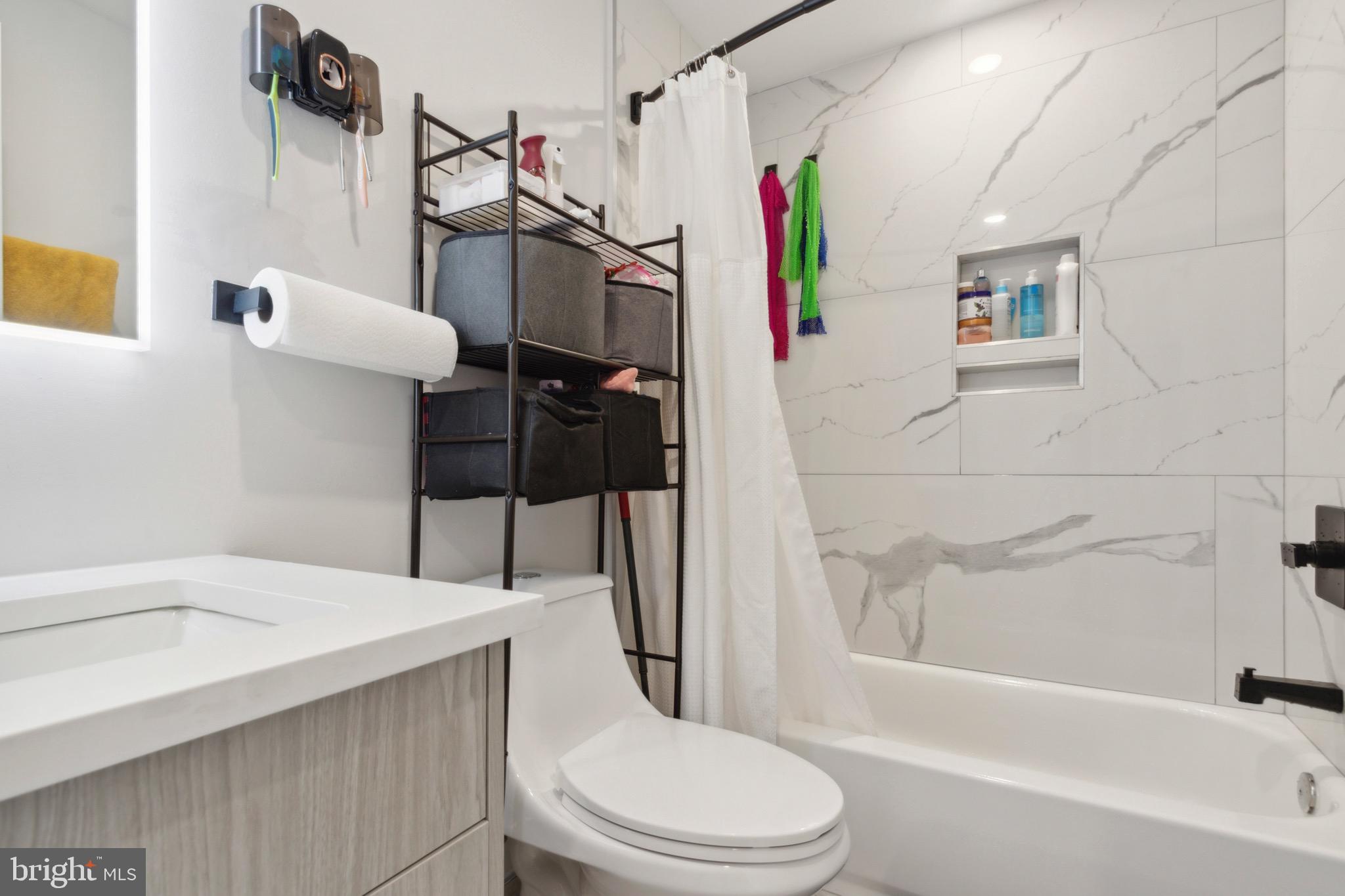 3836 HAVERFORD AVENUE 6