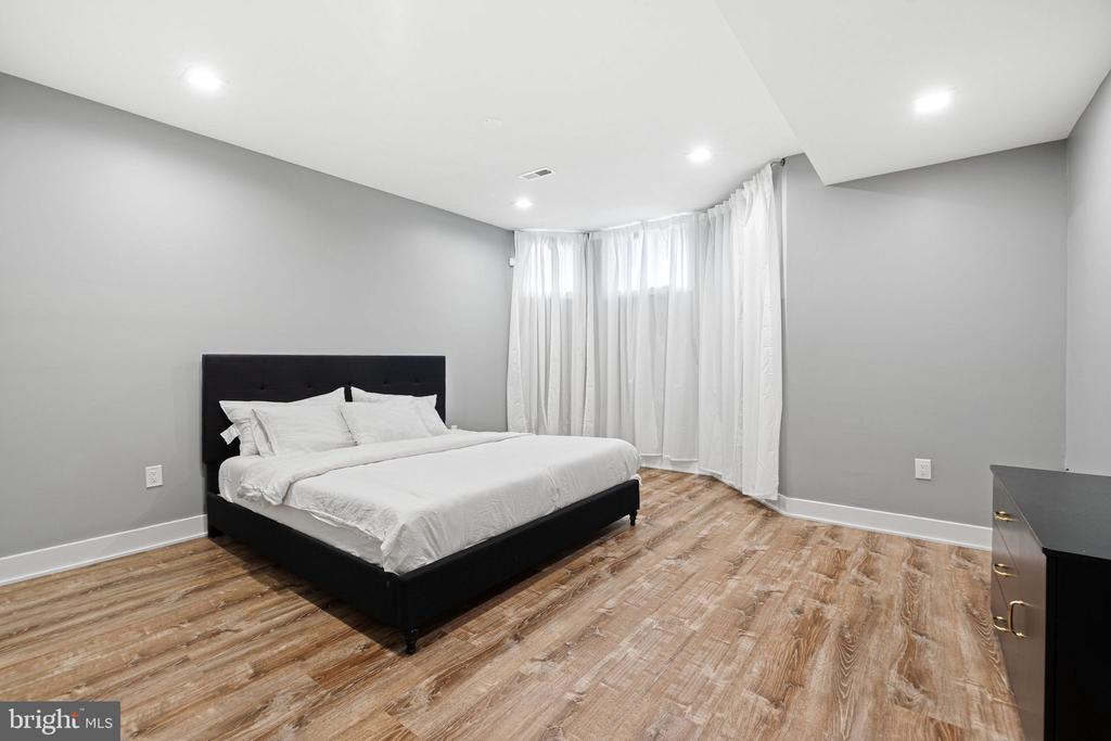 1224 NORWALK ROAD